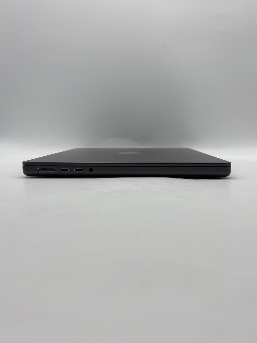 Apple MacBook Pro 14" A2992 M3 Pro 18GB RAM 512GB SSD Space Gray - Used