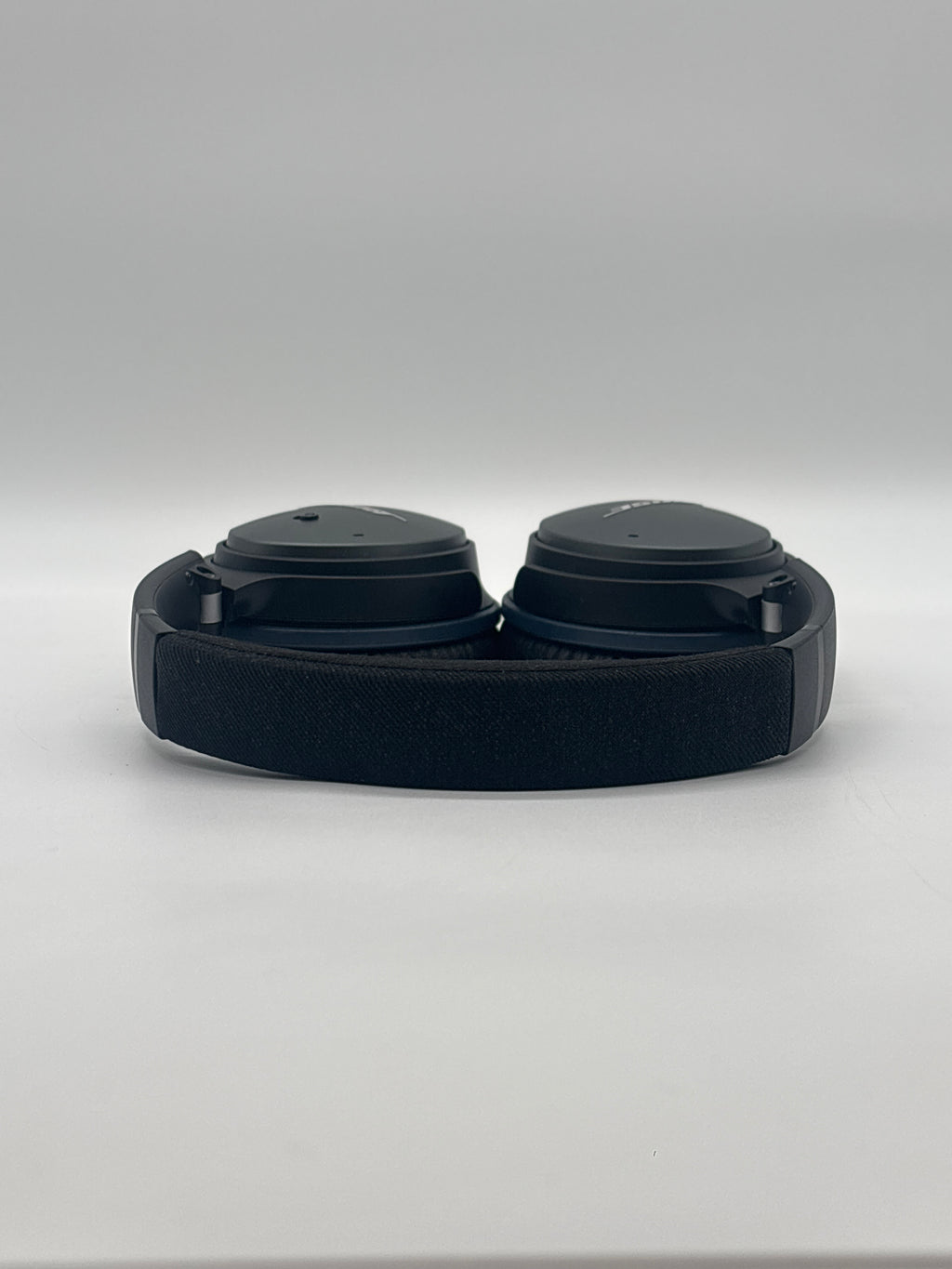 Bose QuietComfort 25 QC25 Noise Cancelling Wired Headphones Black Used with Carrying Case