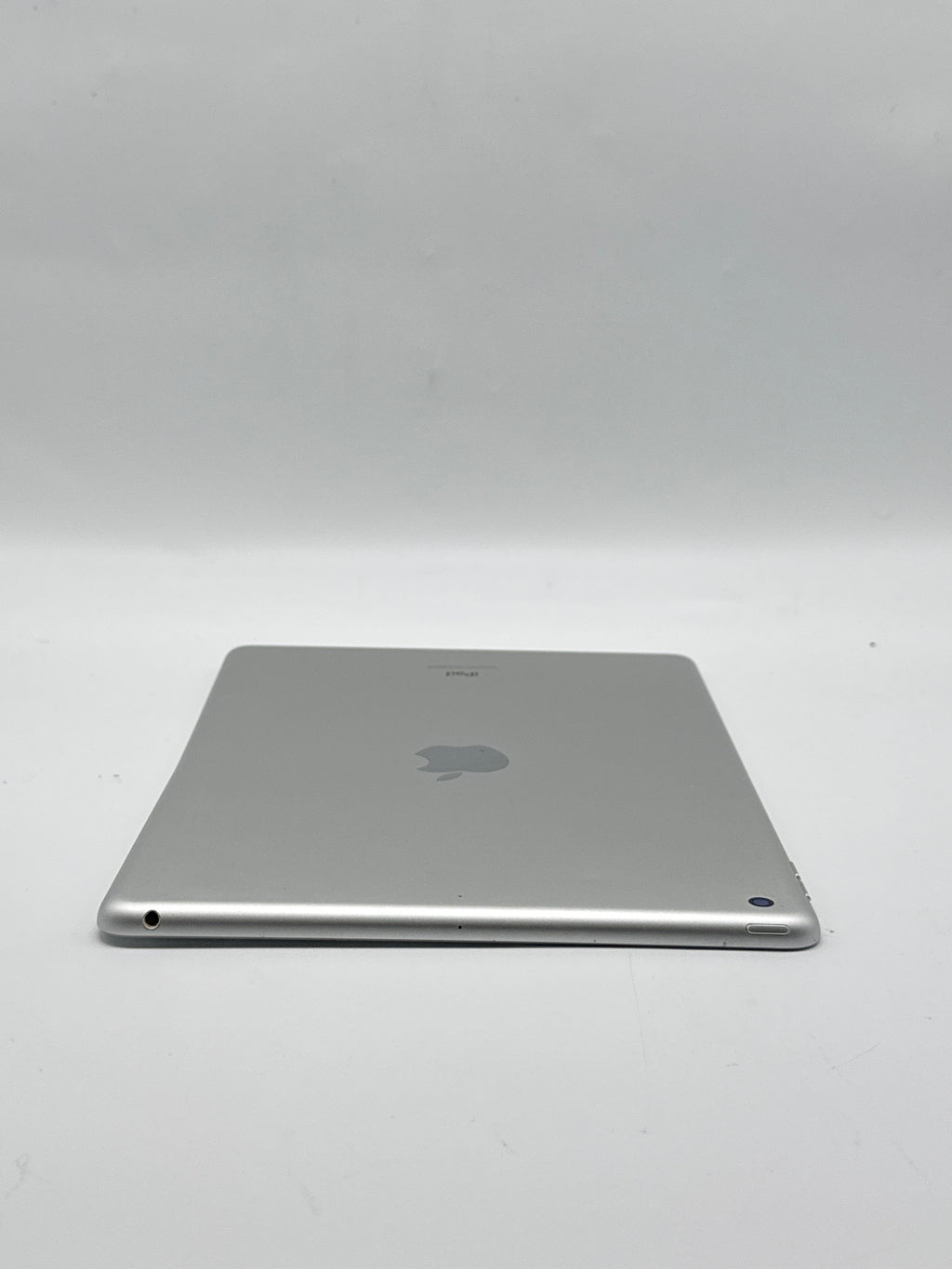 Apple iPad 7th Gen A2197 Wi-Fi 32GB Silver 10.2in - Read