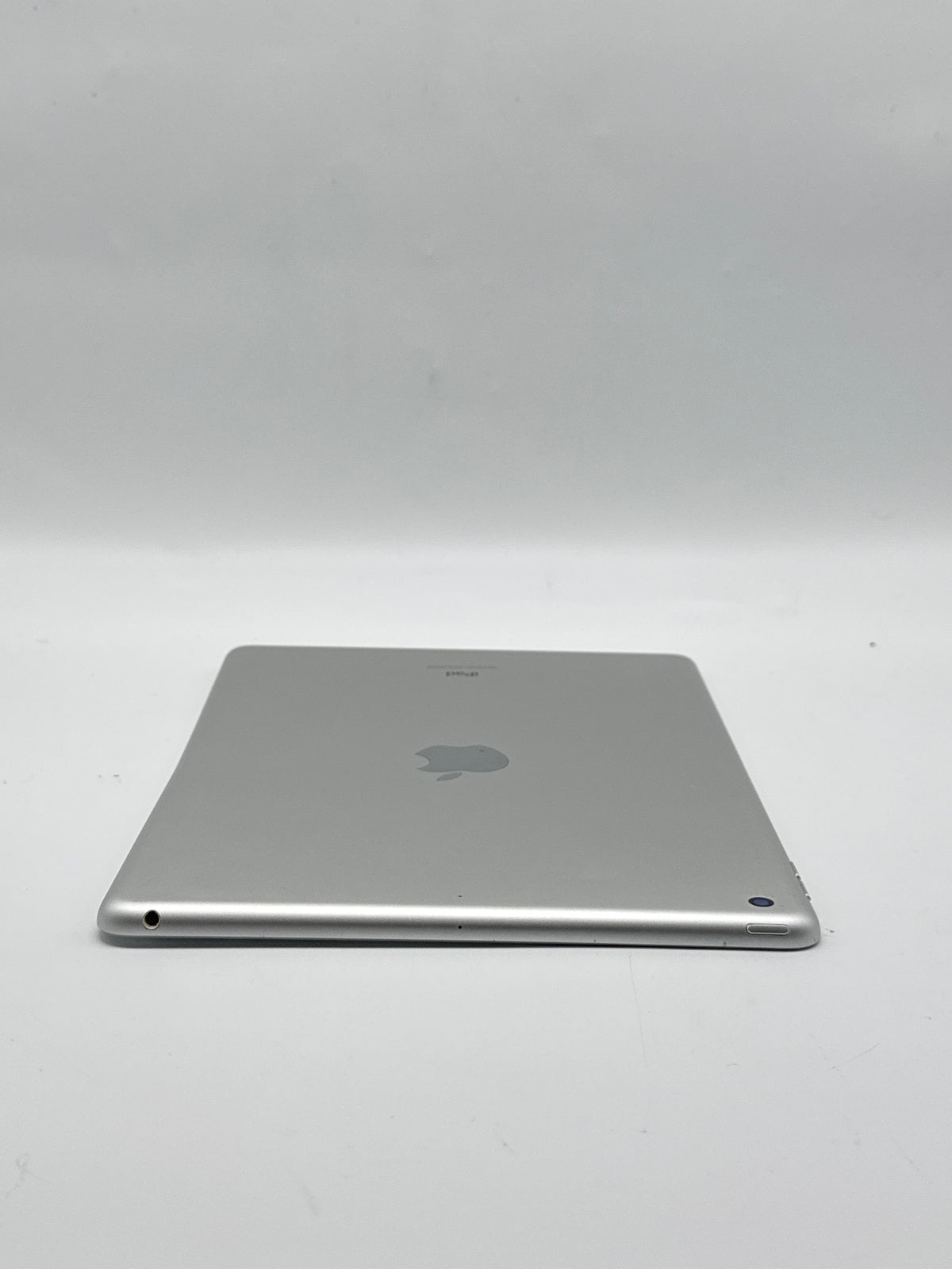 Apple iPad 7th Gen A2197 Wi-Fi 32GB Silver 10.2in - Read