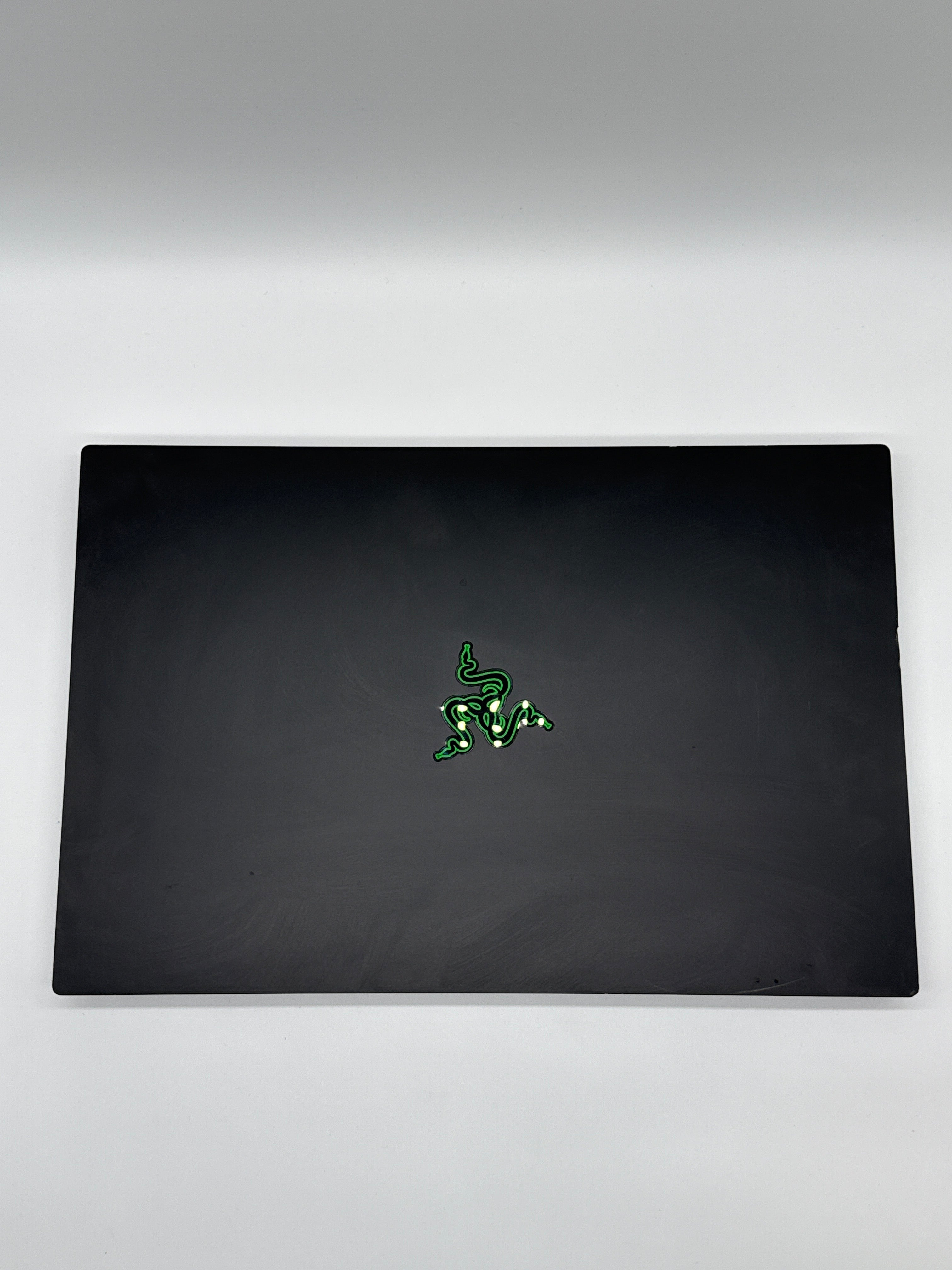 Razer Blade 15 Gaming Laptop i7-10750H 16GB 1.5TB SSD RTX 3070 8GB 15.6" FHD