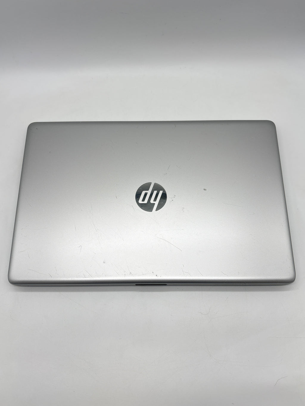 HP 15-da0073wm Intel Core i7-8550U 1TB SSD 4GB RAM