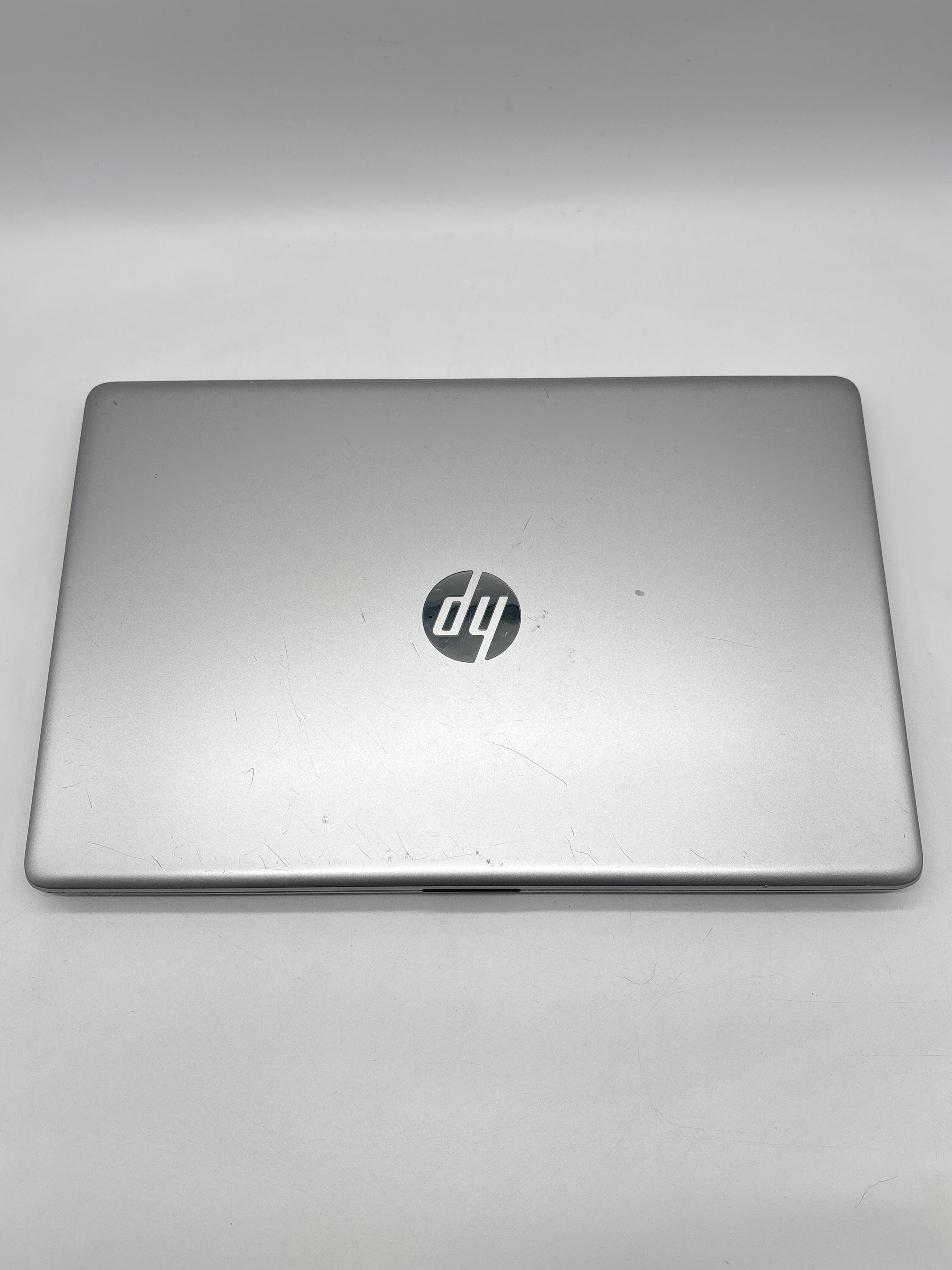 HP 15-da0073wm Intel Core i7-8550U 1TB SSD 4GB RAM