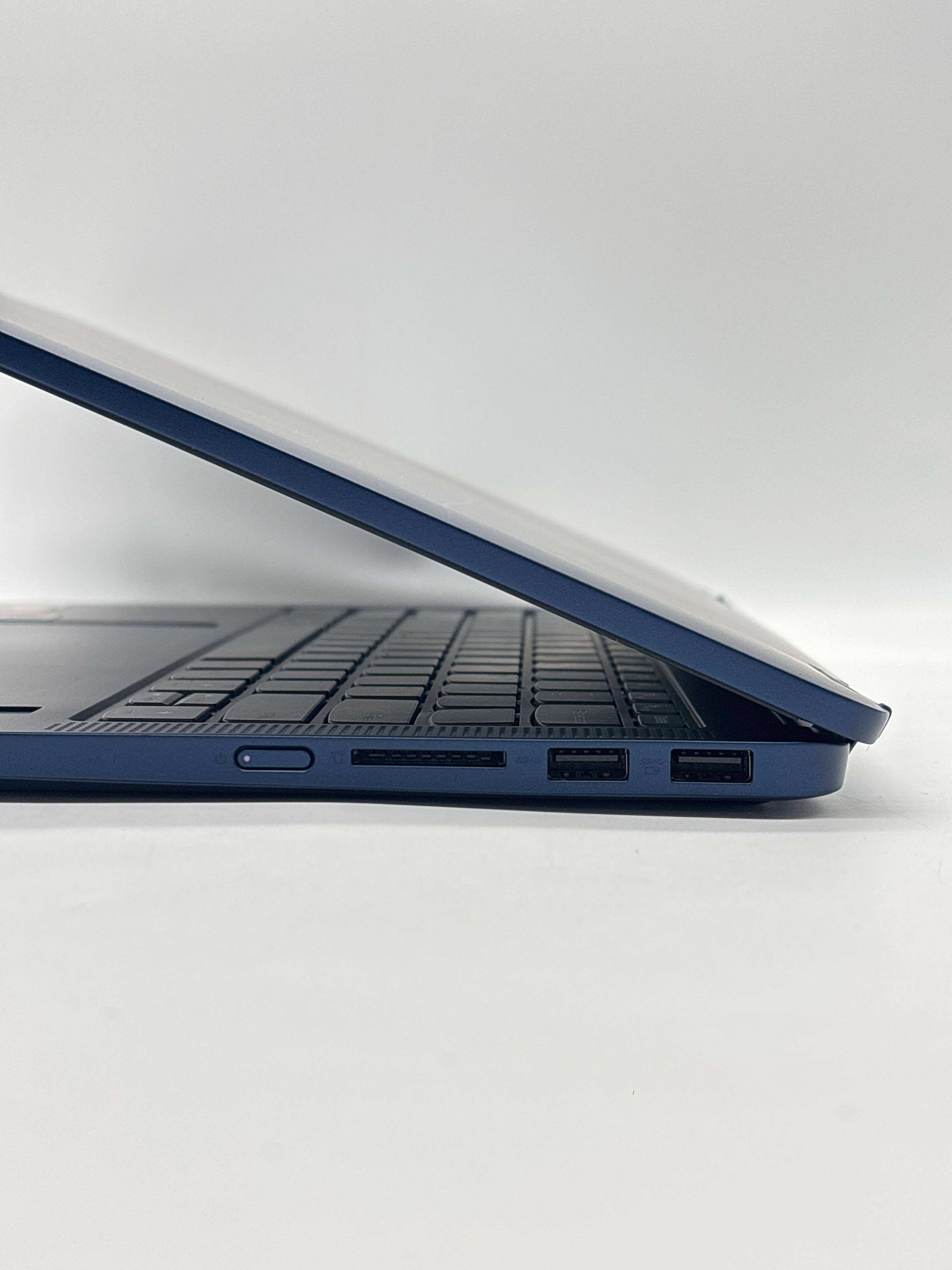 Lenovo Ideapad Flex 5 14abr8 Ryzen 7 7730U 16GB RAM 512GB SSD