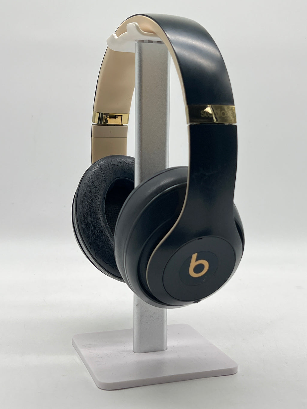 Beats Studio3 Wireless Over-Ear Bluetooth Headphones Blue