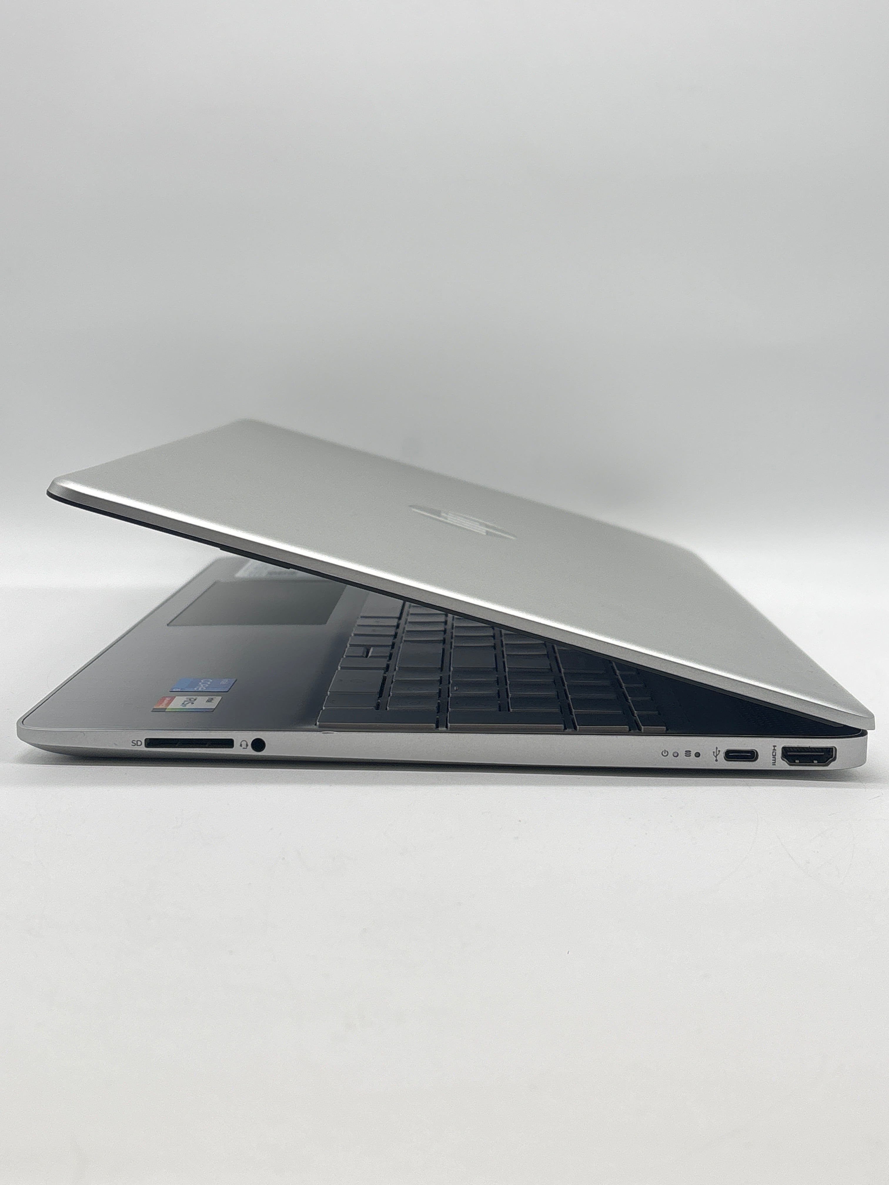 HP 15-dy2795wm i5-1135G7 32GB RAM 1TB SSD