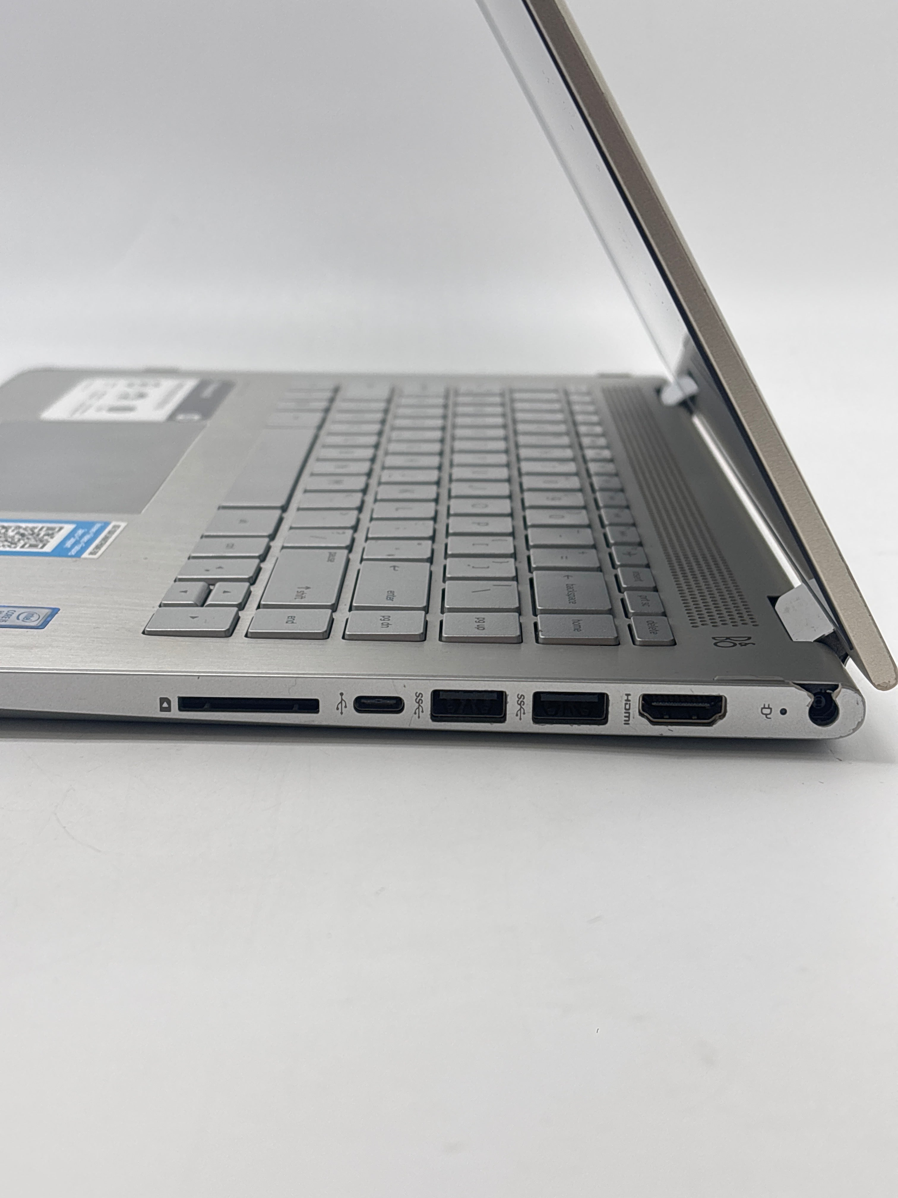 HP Pavilion x360 Convertible i5-8250U 8GB RAM 128GB SSD - Used