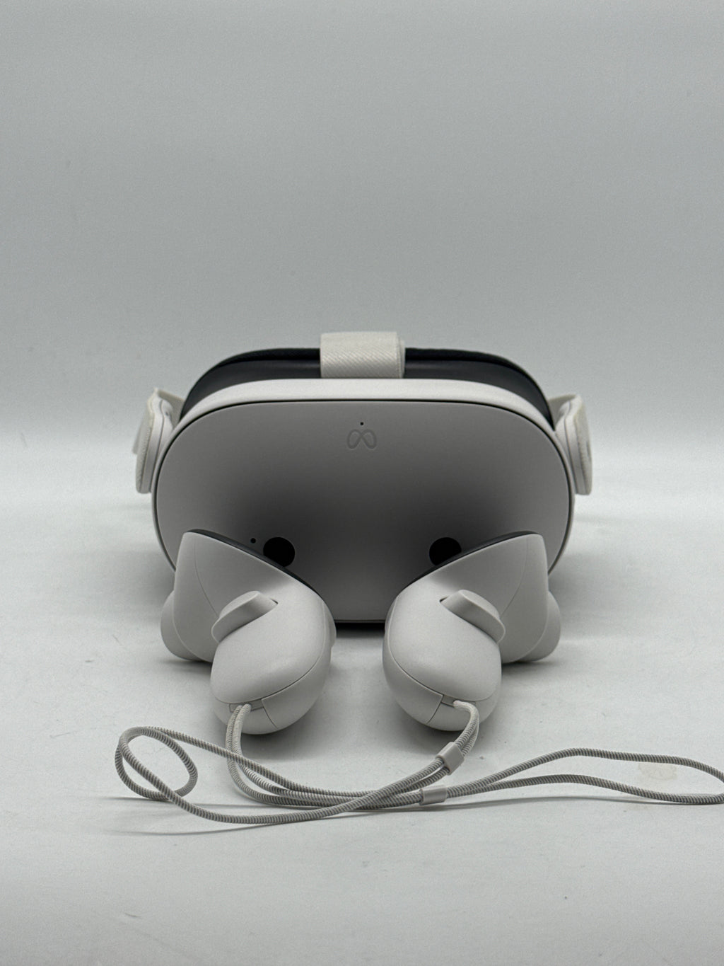 Meta Quest 3S 128GB Standalone All-in-One VR Headset White - Used