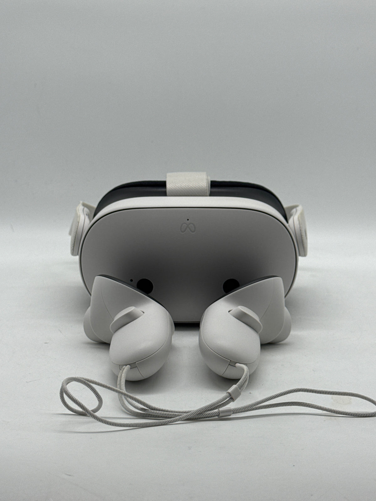 Meta Quest 3S 128GB Standalone All-in-One VR Headset White - Used