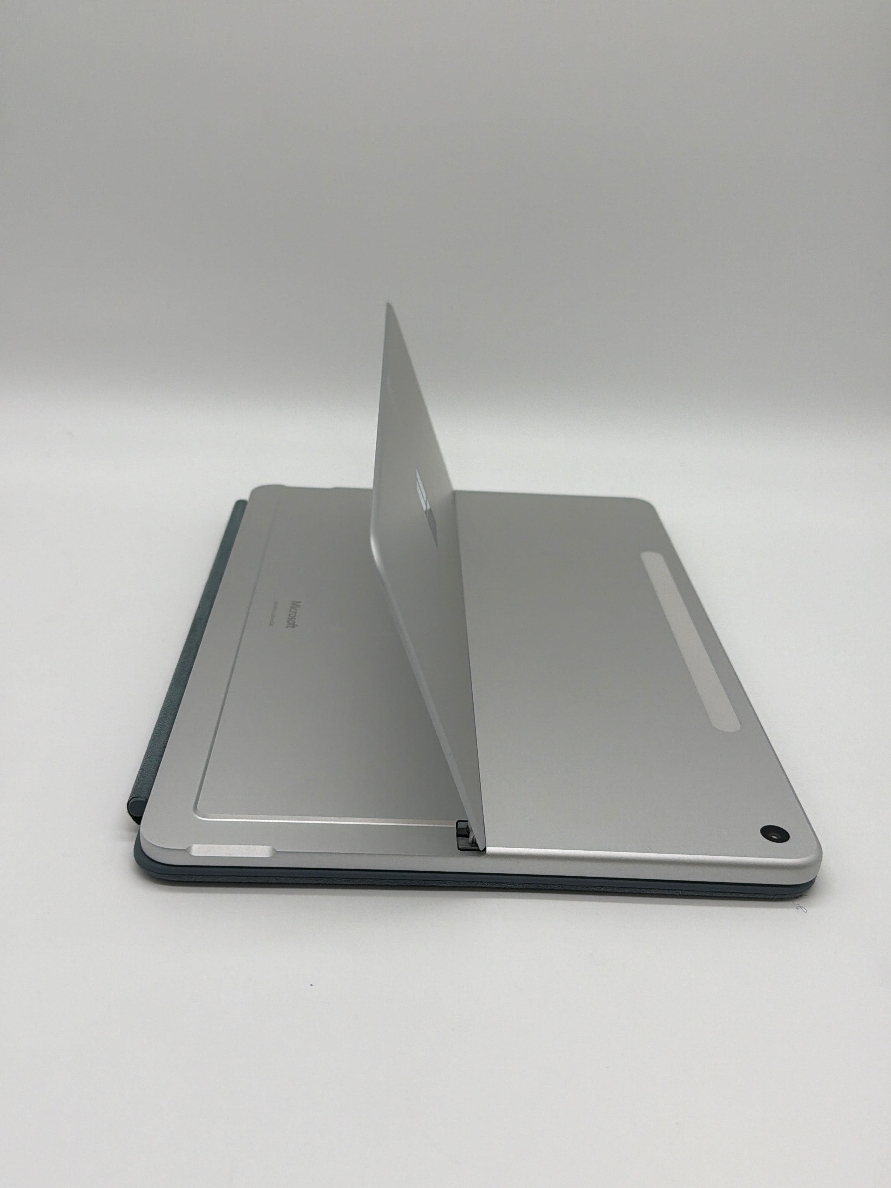 Microsoft Surface Pro 12" 2110 Snapdragon X Plus 16GB RAM 256GB SSD Bundle