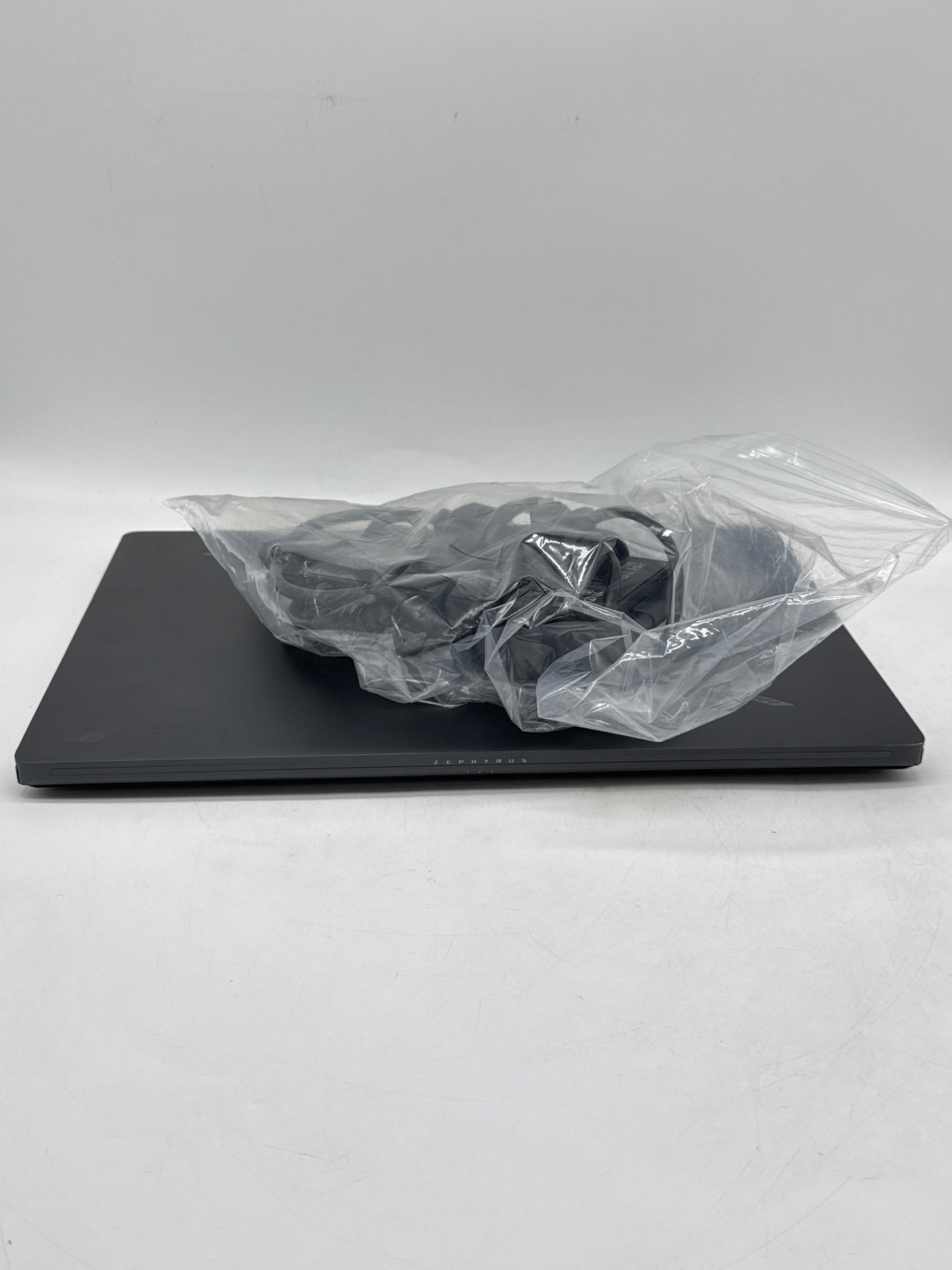 Asus ROG Zephyrus G16 GU605MI Ultra 9 185H 16GB 1TB RTX 4070 - Used