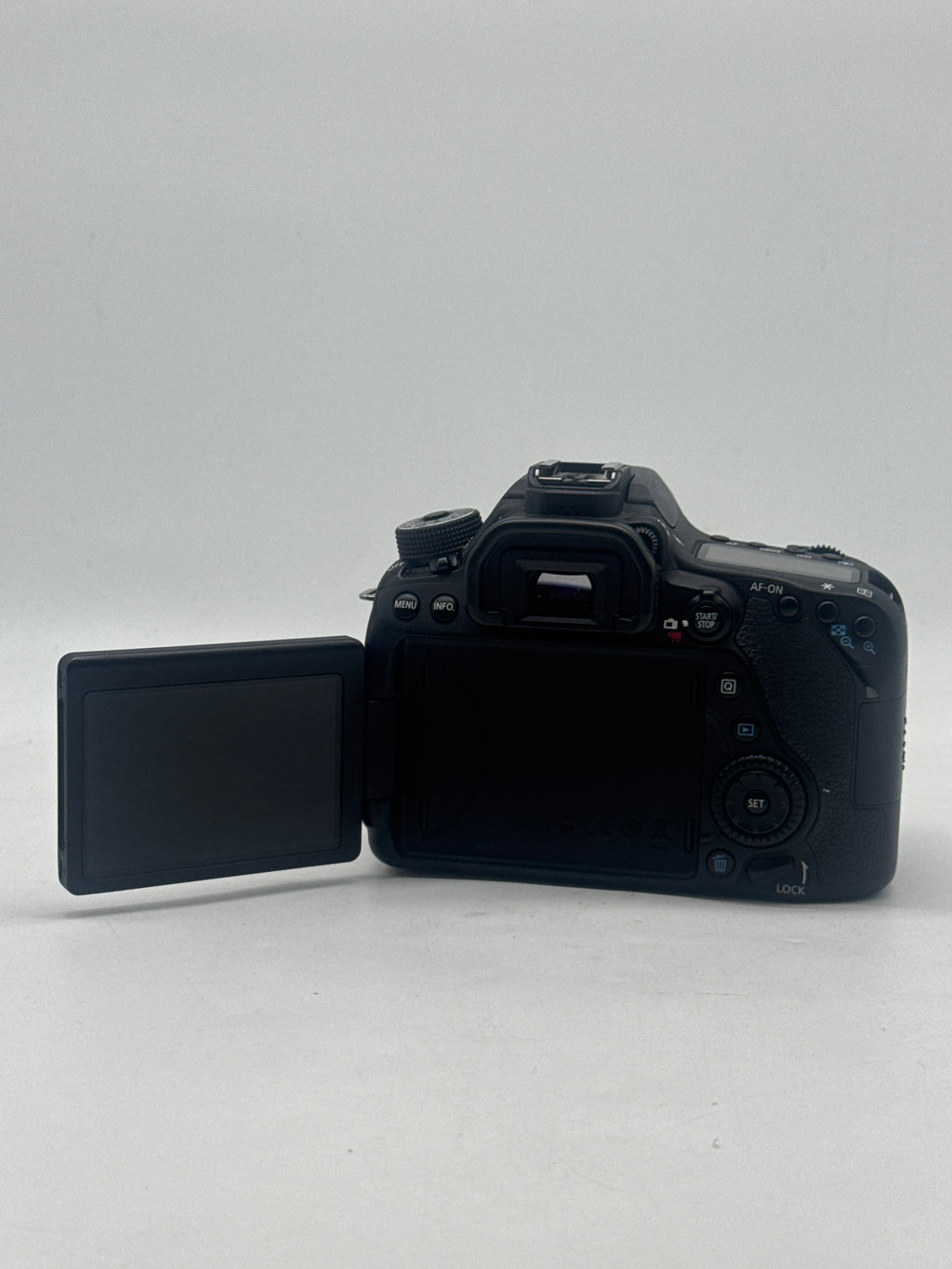 Canon EOS 80D 24.2MP DSLR w/ EF-S 17-85mm IS USM Zoom Lens Bundle