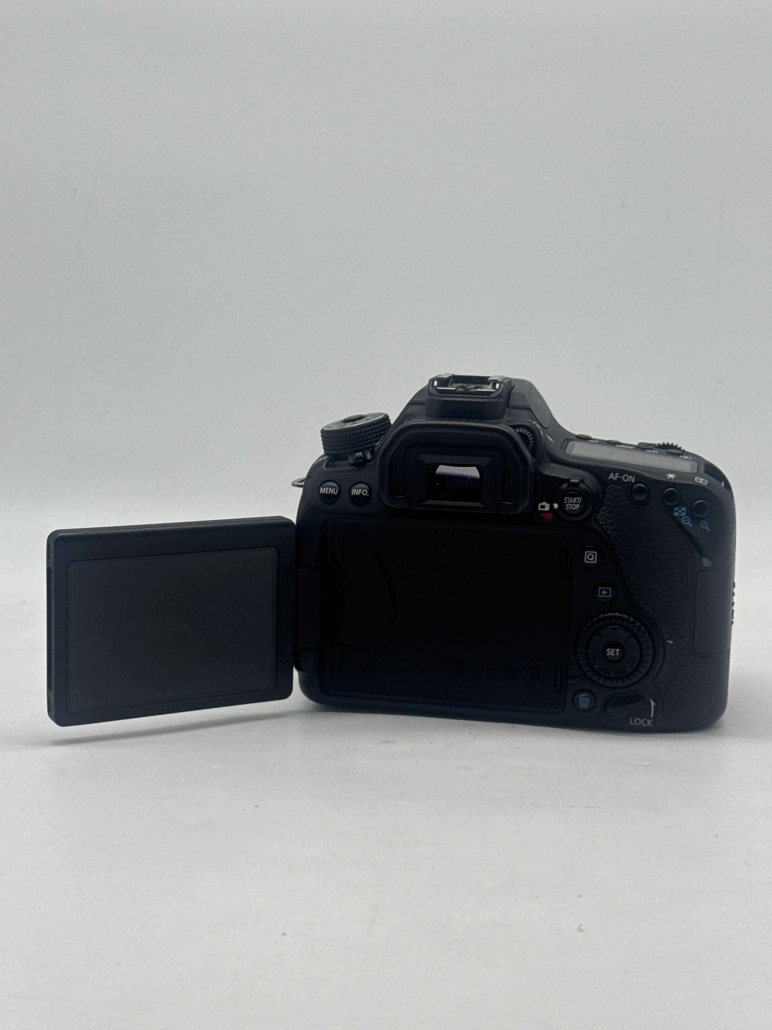 Canon EOS 80D 24.2MP DSLR w/ EF-S 17-85mm IS USM Zoom Lens Bundle