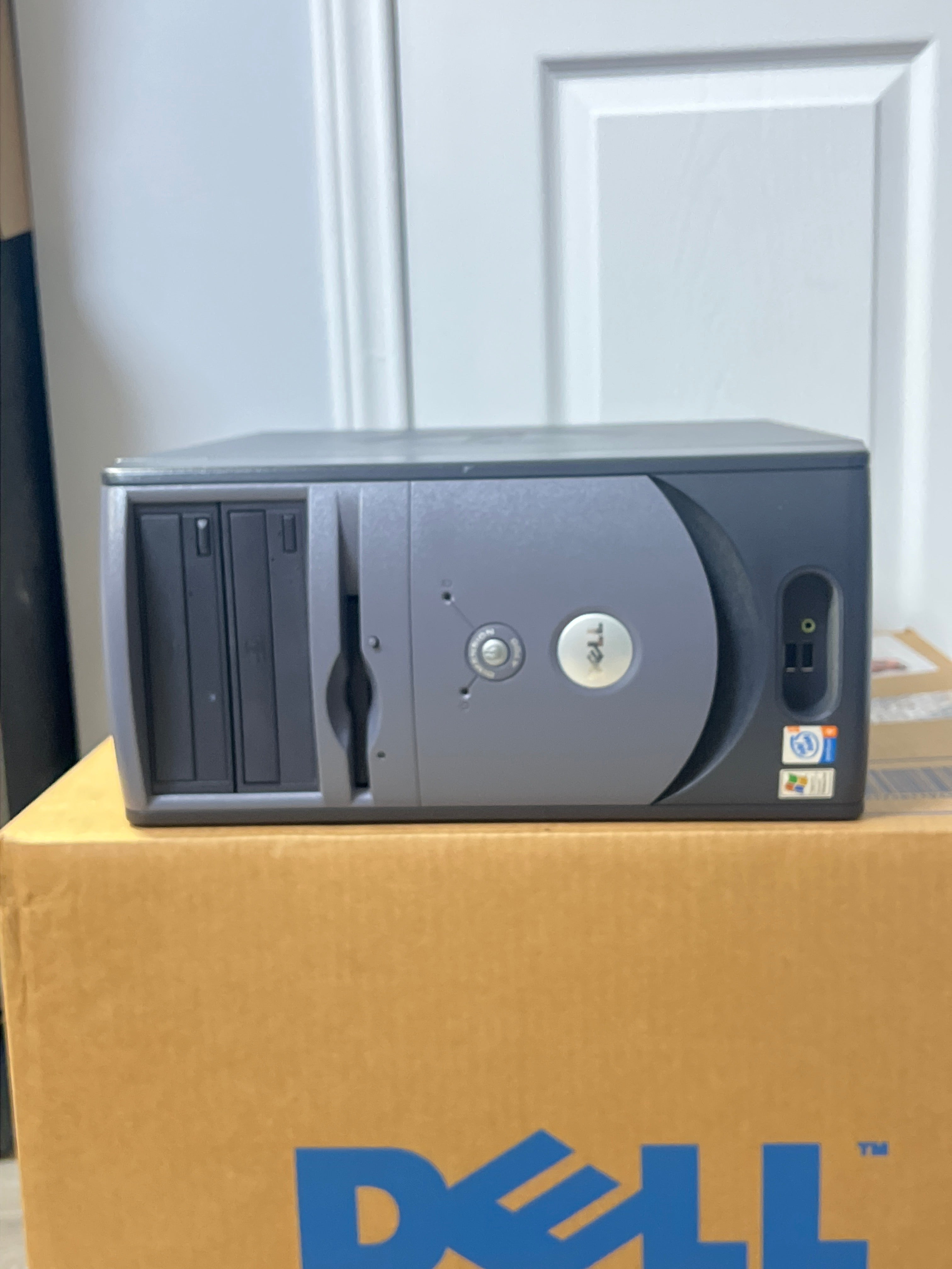 Dell Dimension 4700 Intel Pentium 4 256MB DDR2 80GB HDD - New Open box