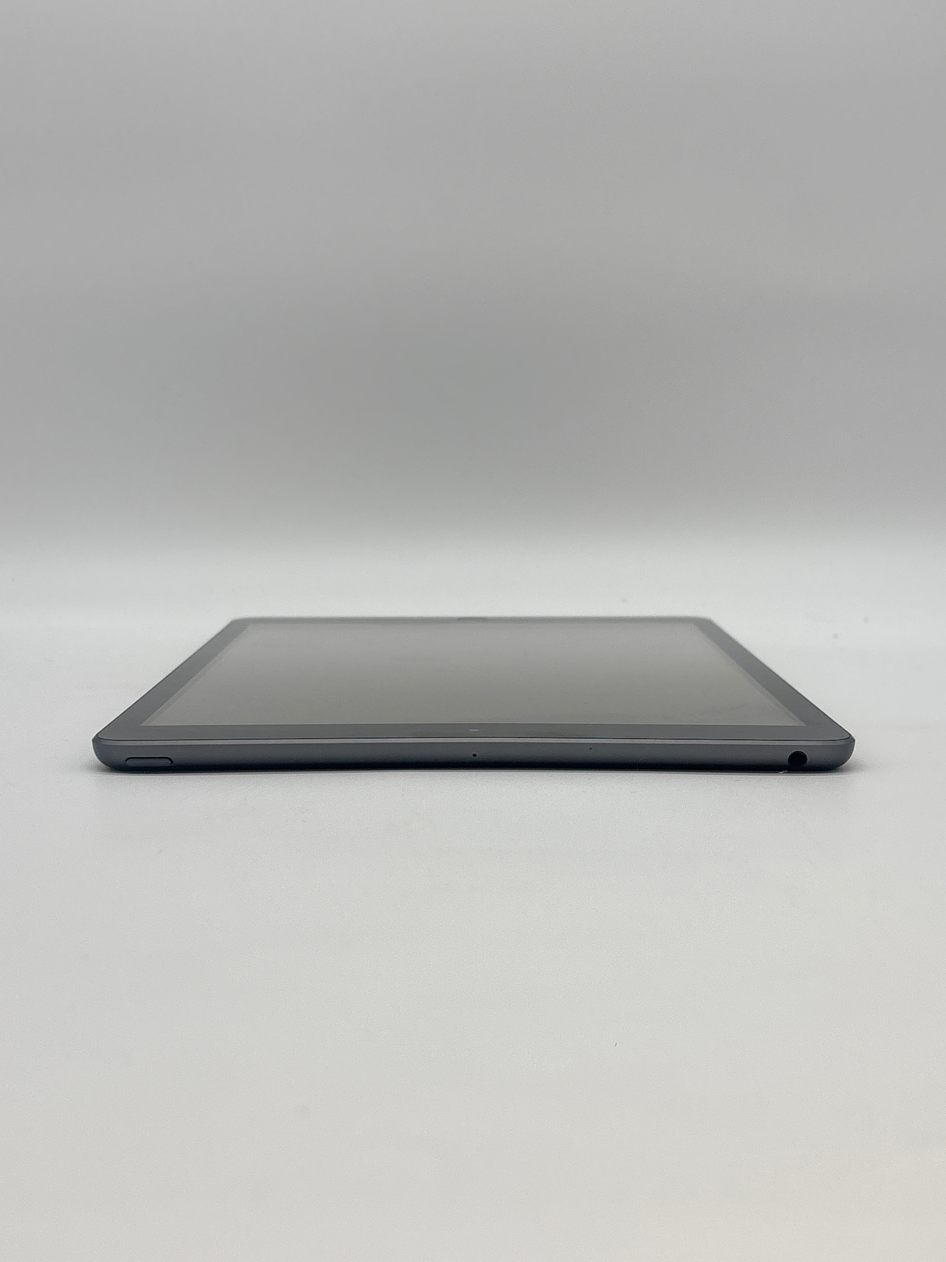 Apple iPad (8th Gen) 128GB Space Gray Unlocked Used