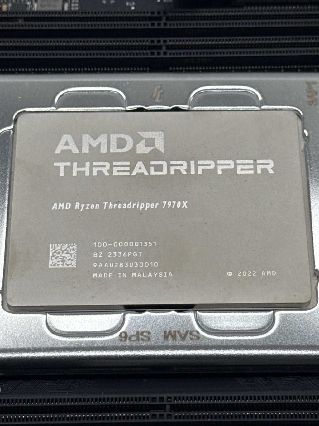 ASRock Pro WS TRX50-SAGE WiFi A + AMD Ryzen Threadripper 7970X Bundle