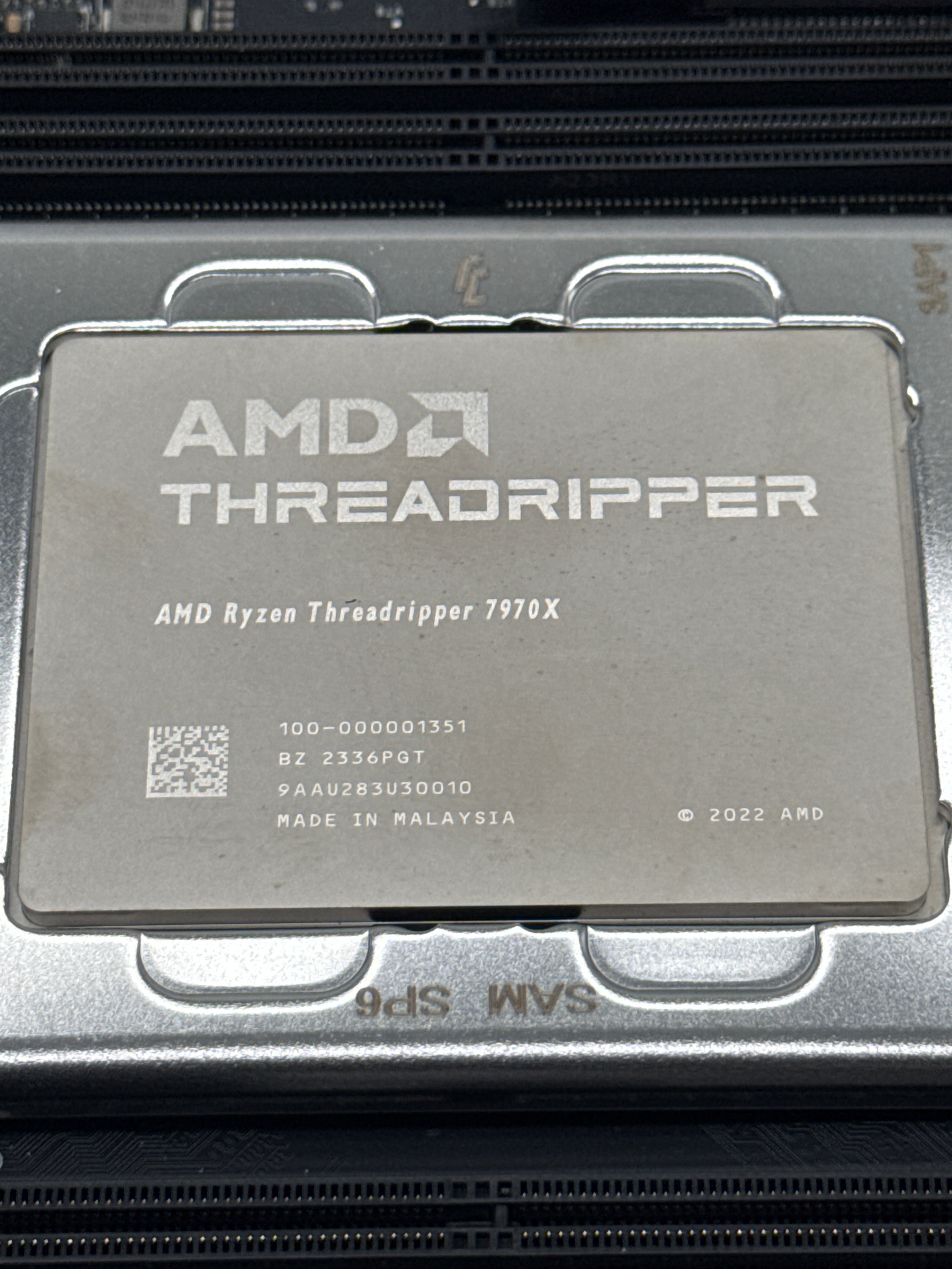 ASRock Pro WS TRX50-SAGE WiFi A + AMD Ryzen Threadripper 7970X Bundle