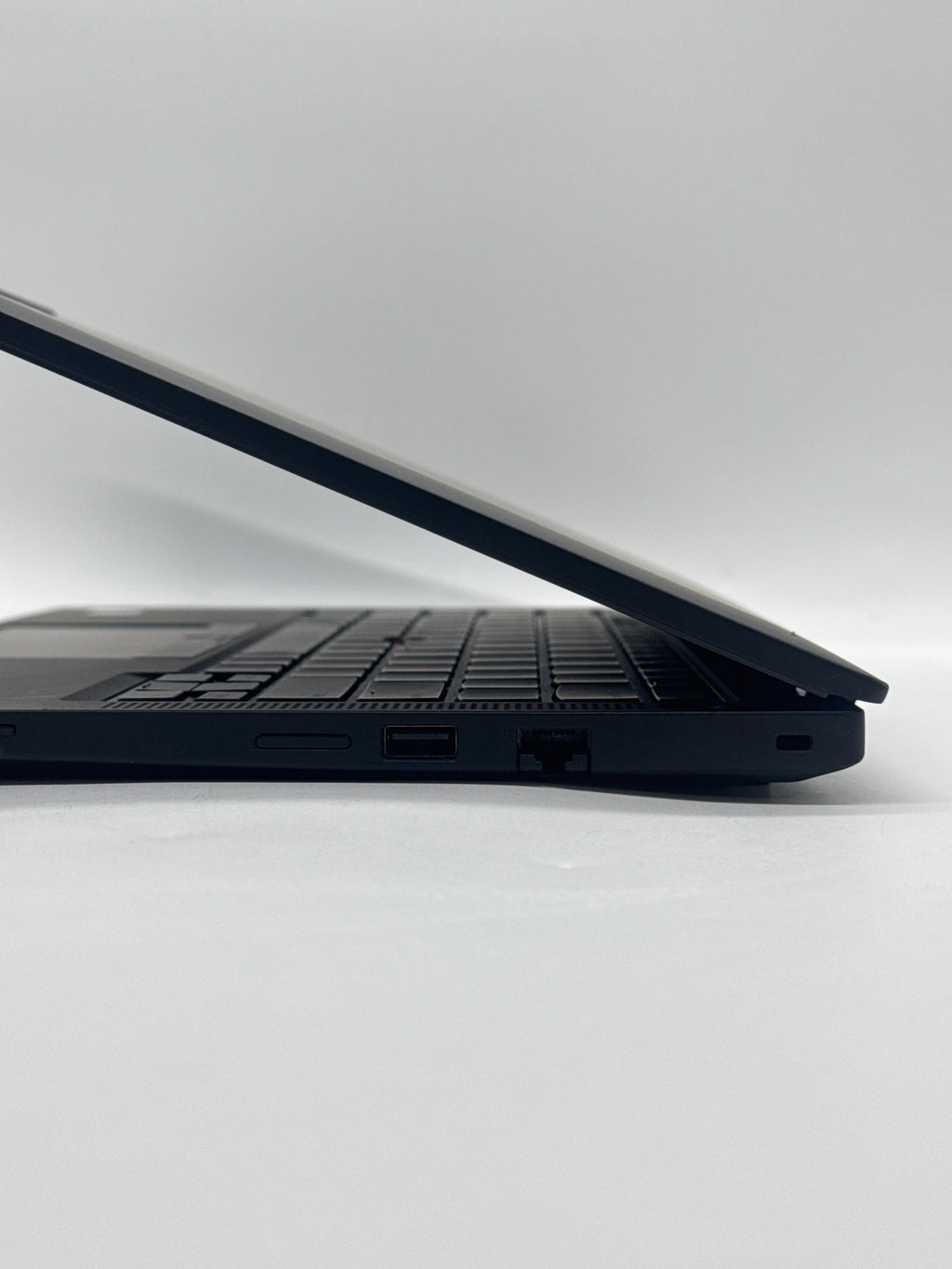 Lenovo ThinkPad T14 Gen 5 Ryzen 5 PRO 8540U 16GB RAM 256GB SSD - For Parts (Read)
