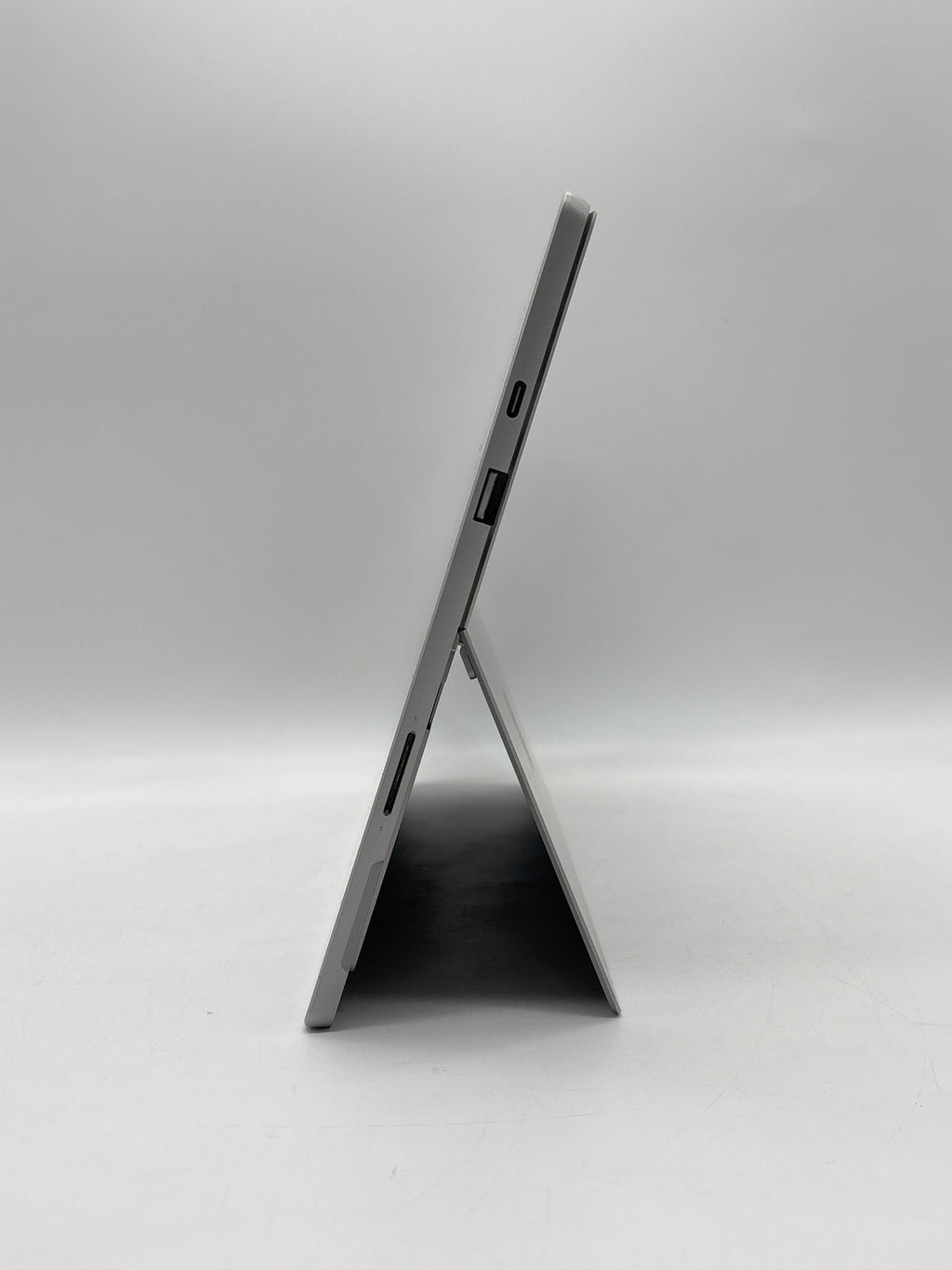Microsoft Surface Pro 7+ 1960 i5-1135G7 16GB RAM 256GB SSD -  With New Dock