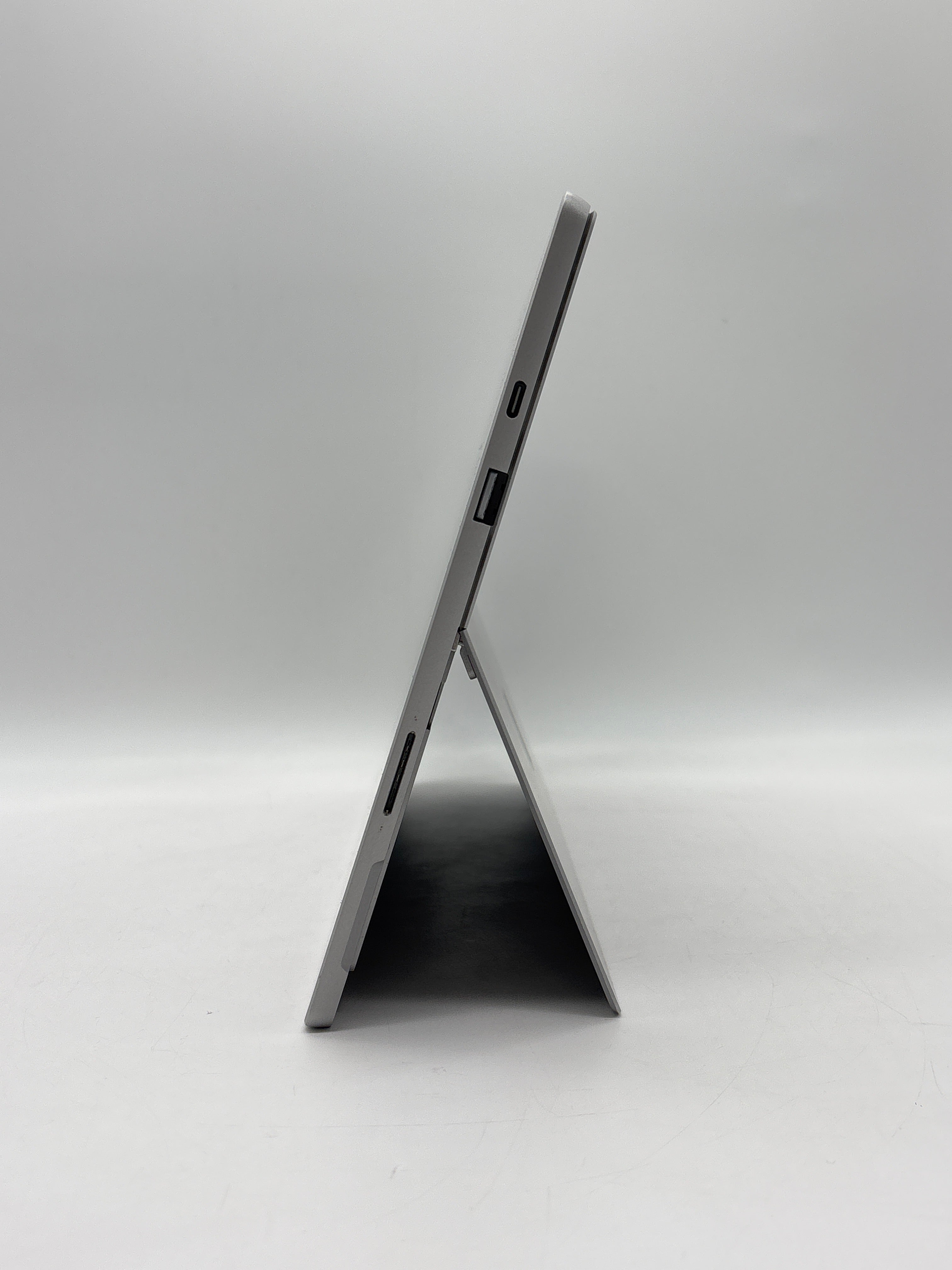 Microsoft Surface Pro 7+ 1960 i5-1135G7 16GB RAM 256GB SSD -  With New Dock