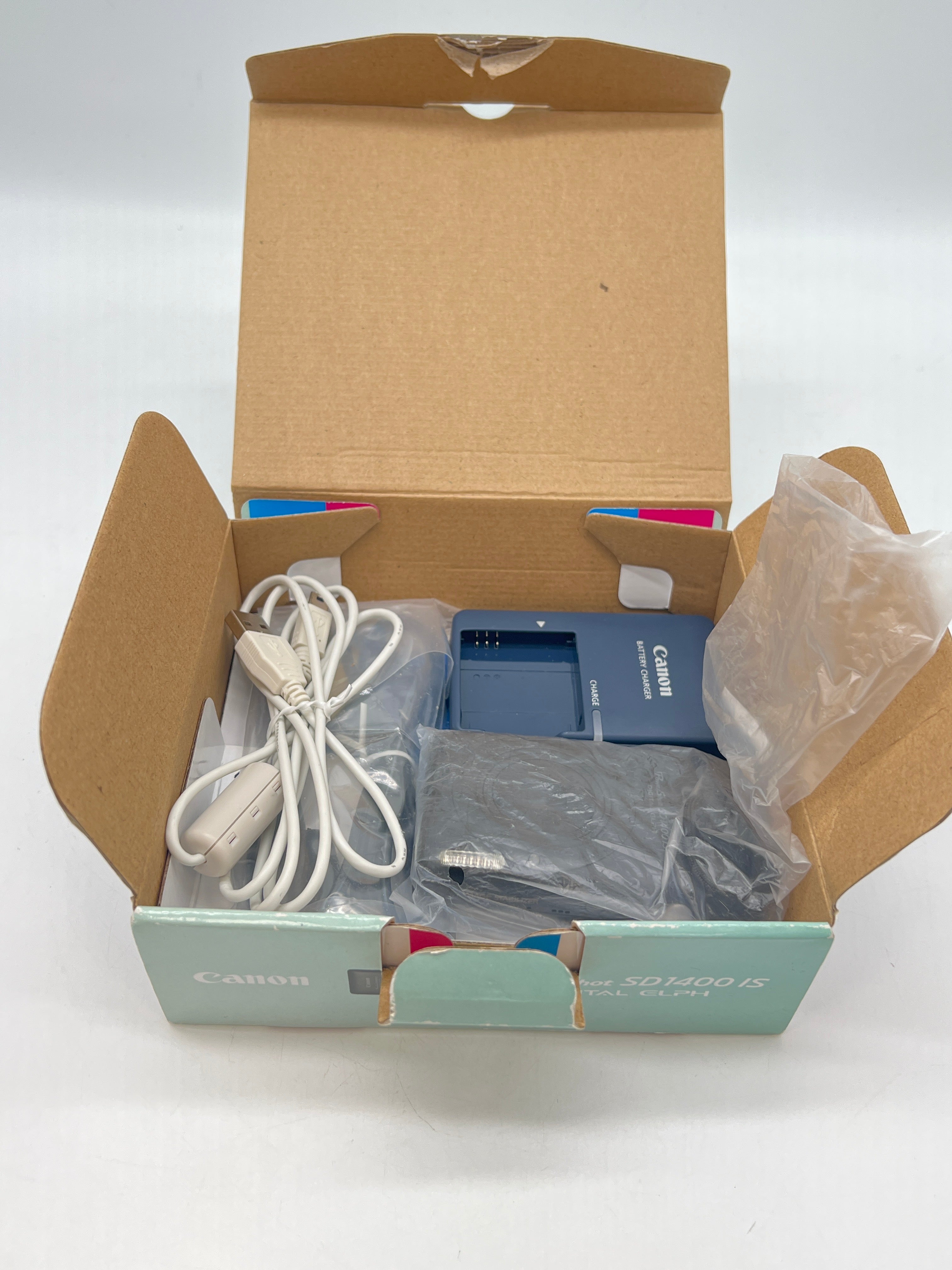 Canon PowerShot SD1400 IS 14.1MP Digital Elph Camera - Used with box