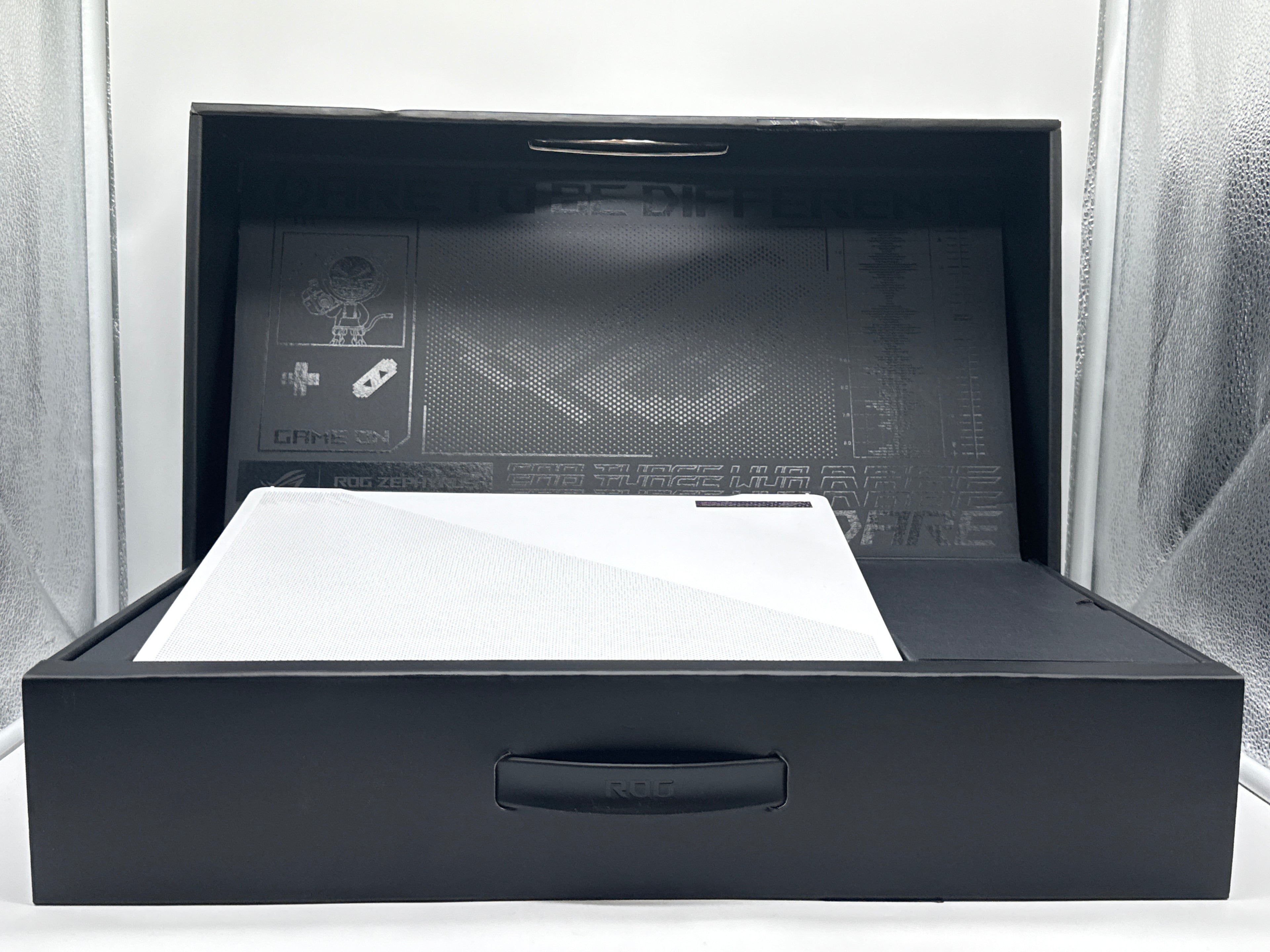Asus ROG Zephyrus G14 Ryzen 9 6900HS 16GB RAM 1TB SSD RX 6700S (In box)