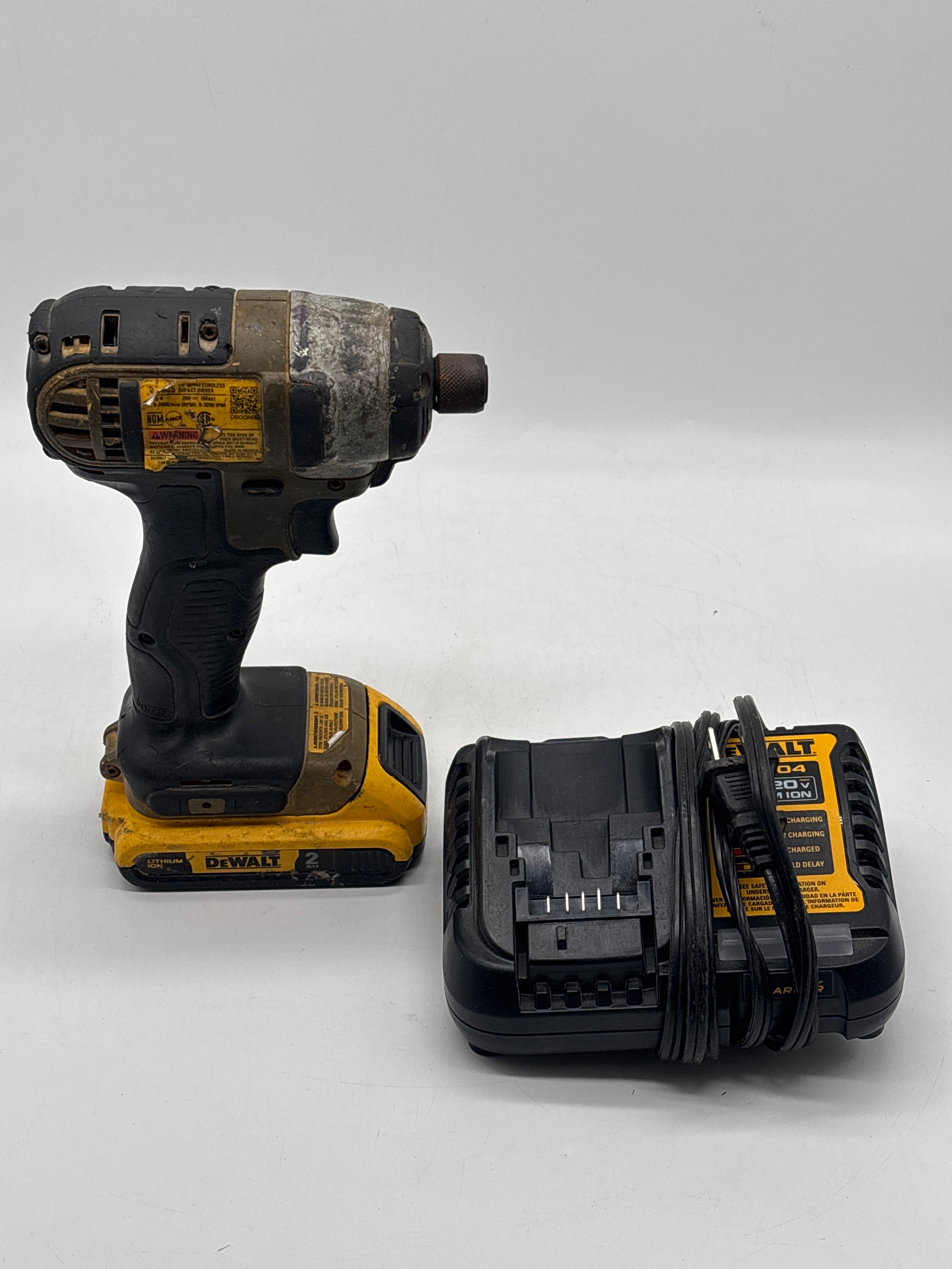 DeWalt DCF885 20V Cordless Impact Driver Battery and Charger Used