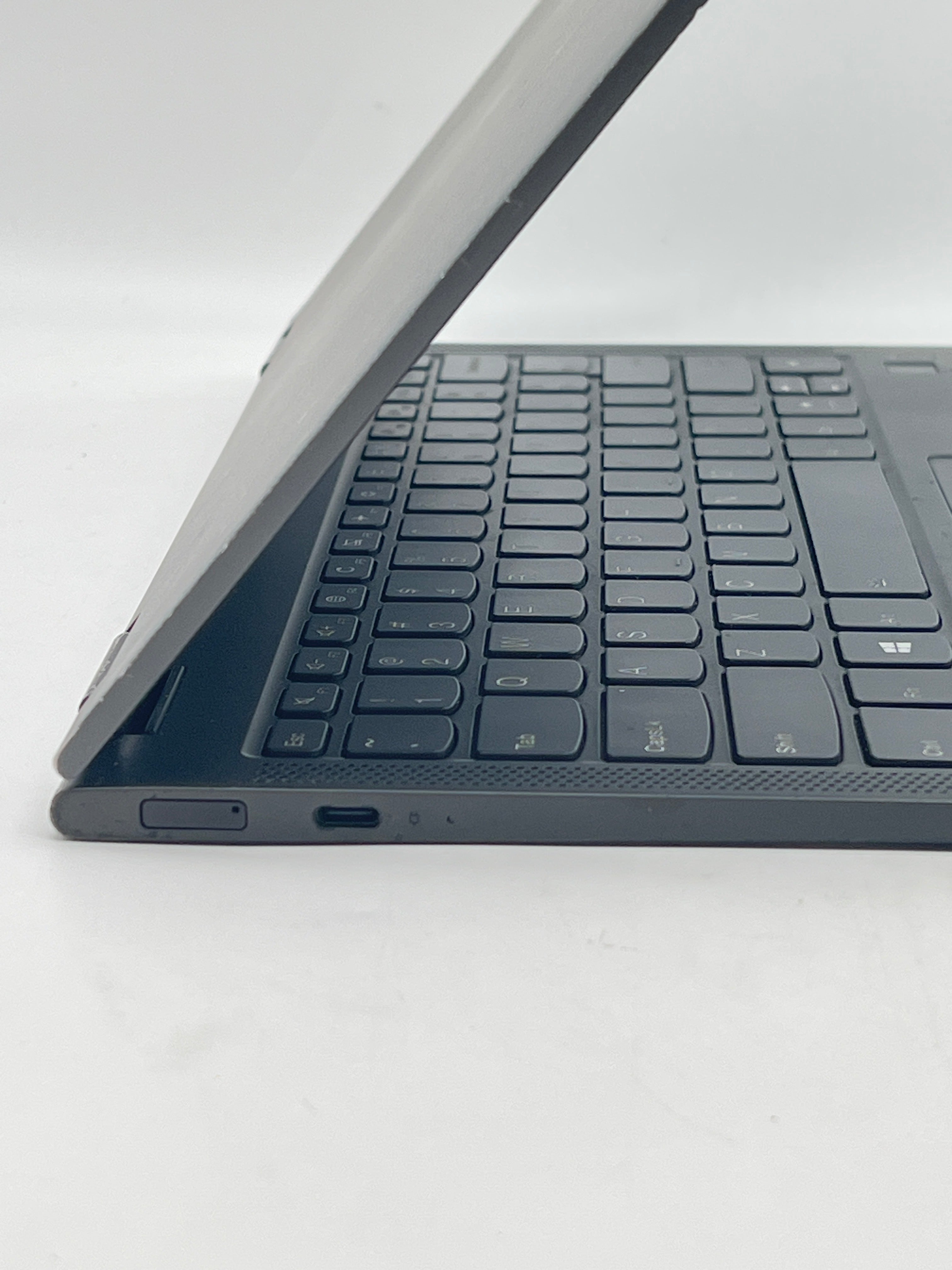 Lenovo Yoga C630-13Q50 Snapdragon 850 8GB RAM 128GB SSD - Used