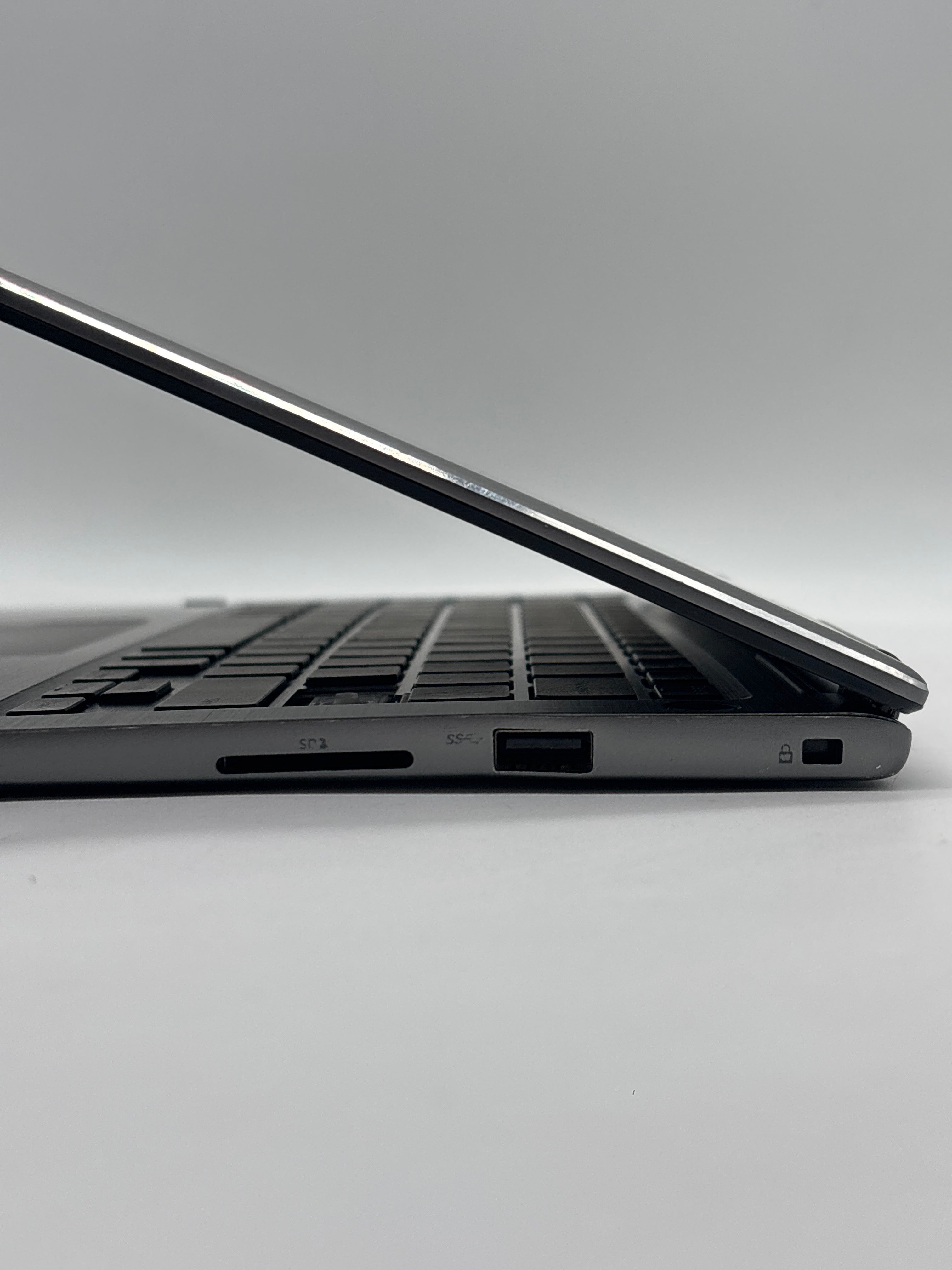 Dell Inspiron 13 Inspiron P83G I5-8250U 8GB RAM 256GB SSD - For Parts (Read DESC)