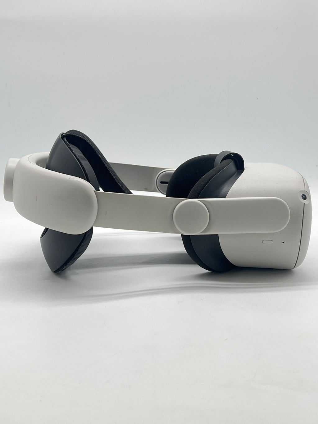 Meta Quest 2 Standalone VR Headset - For Parts (READ)