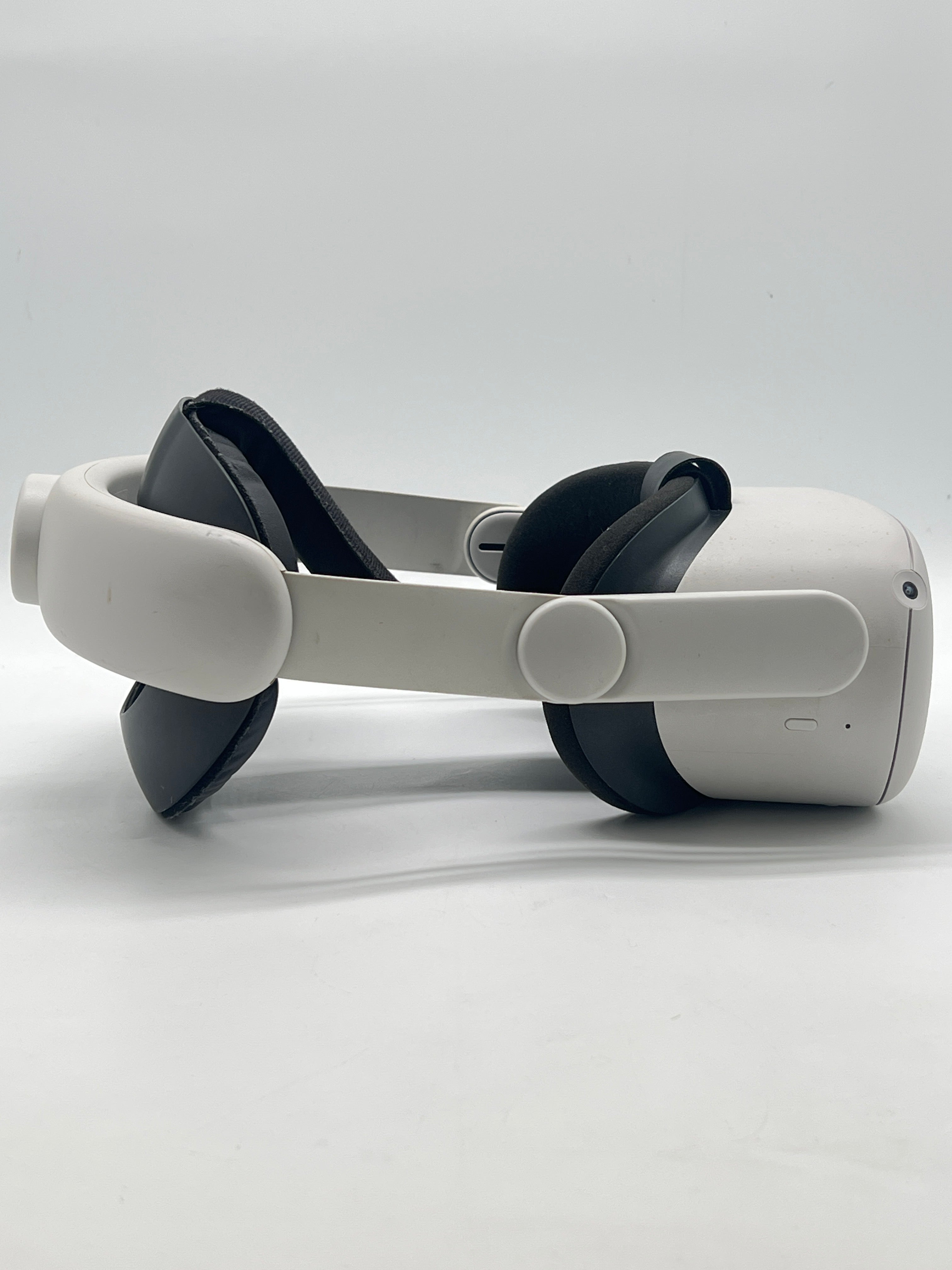 Meta Quest 2 Standalone VR Headset - For Parts (READ)