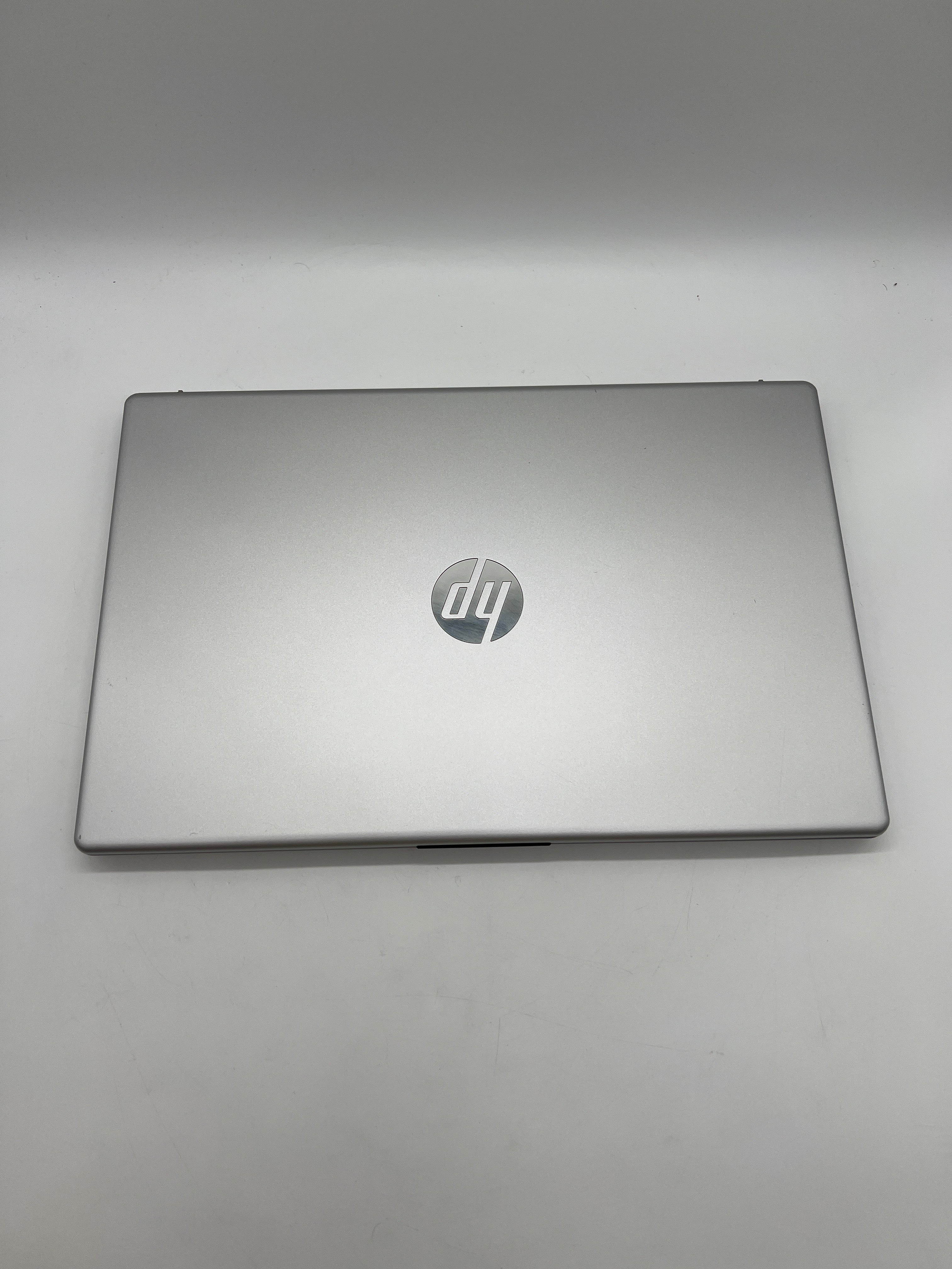 HP 15-FC0025DX 15" AMD Ryzen 5 8GB RAM 512GB SSD