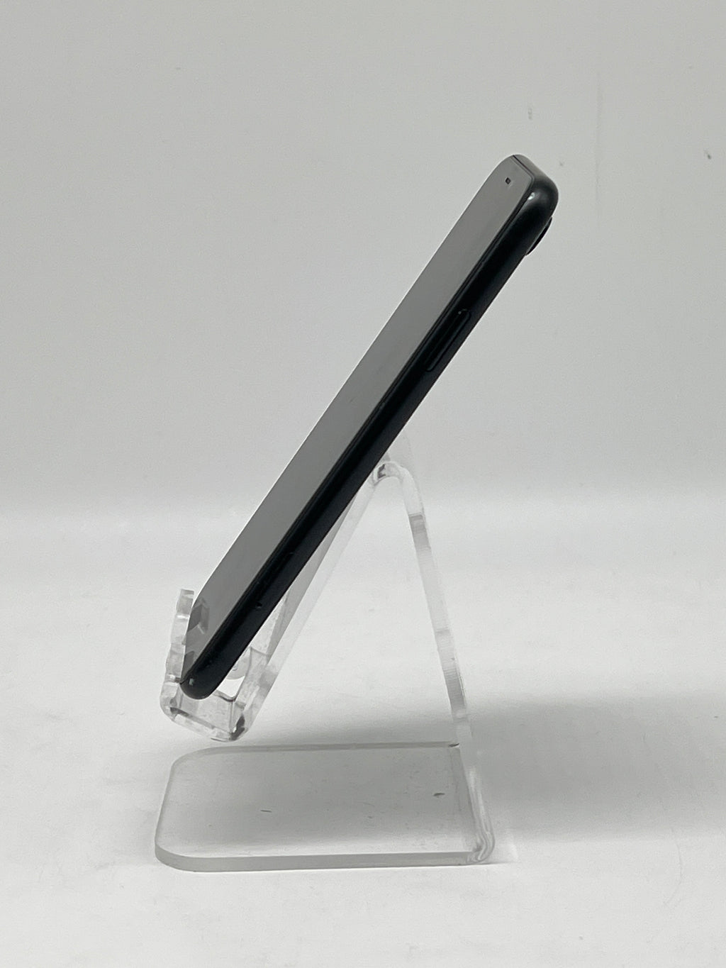 Apple iPhone XR 64GB Unlocked - For Parts (Cracked Back And Screen)