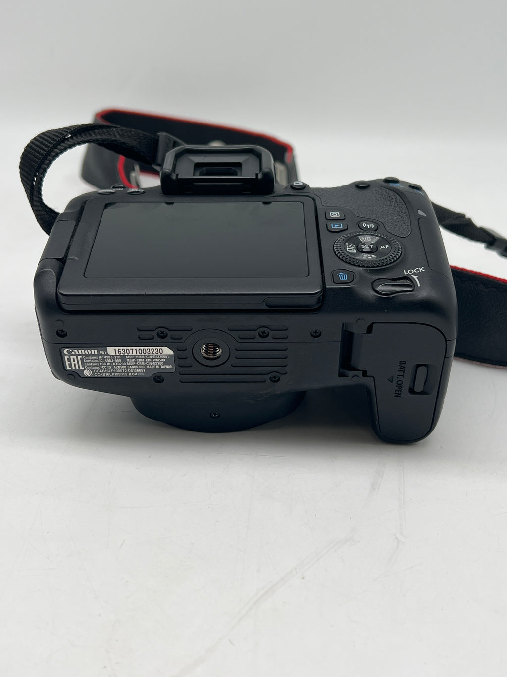 Canon EOS 77D Digital SLR Camera 24.2 MP Body Only - Used