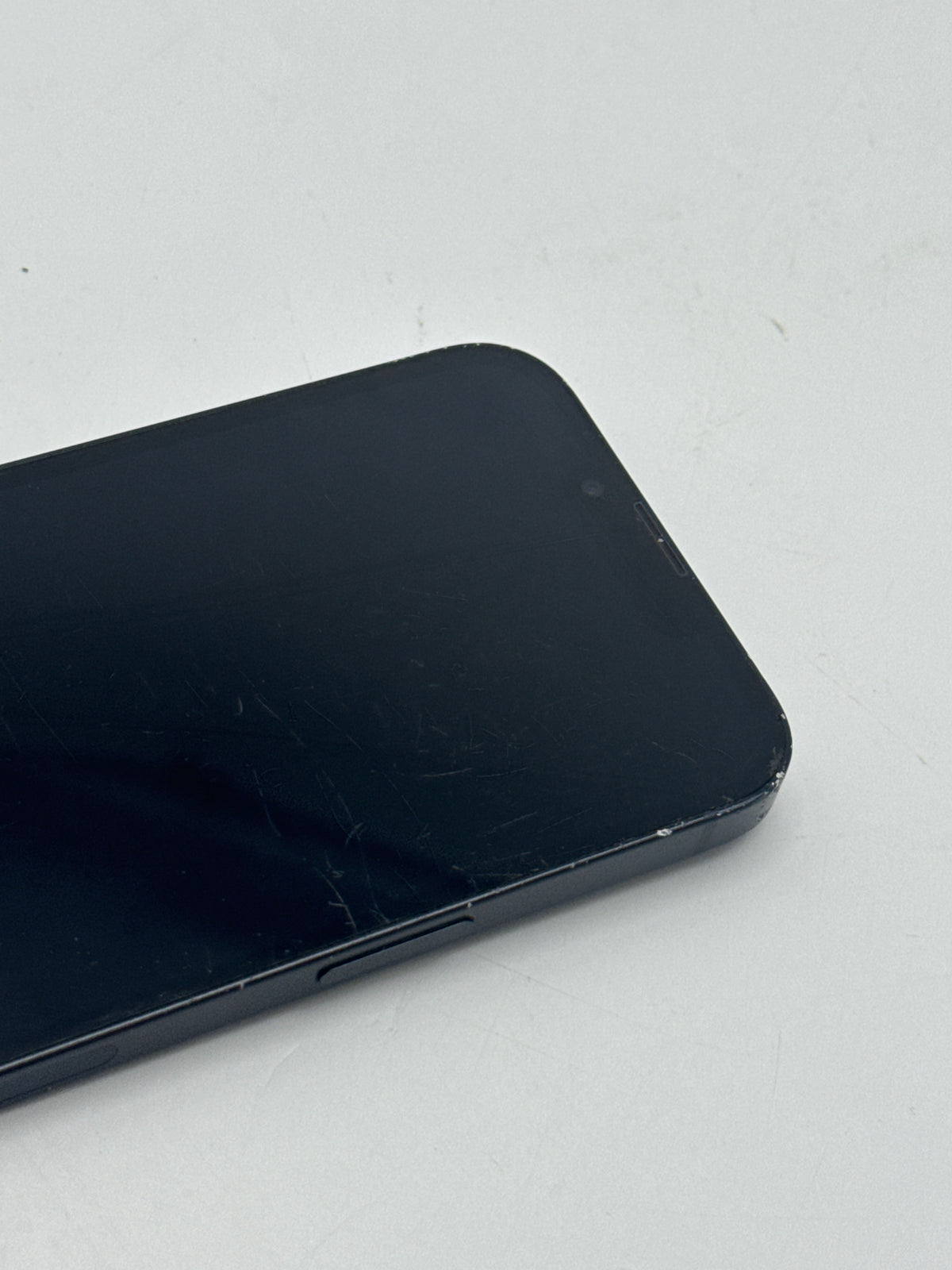 Apple iPhone 13 128GB Midnight Compatible with T-Mobile Cracked Screen Read