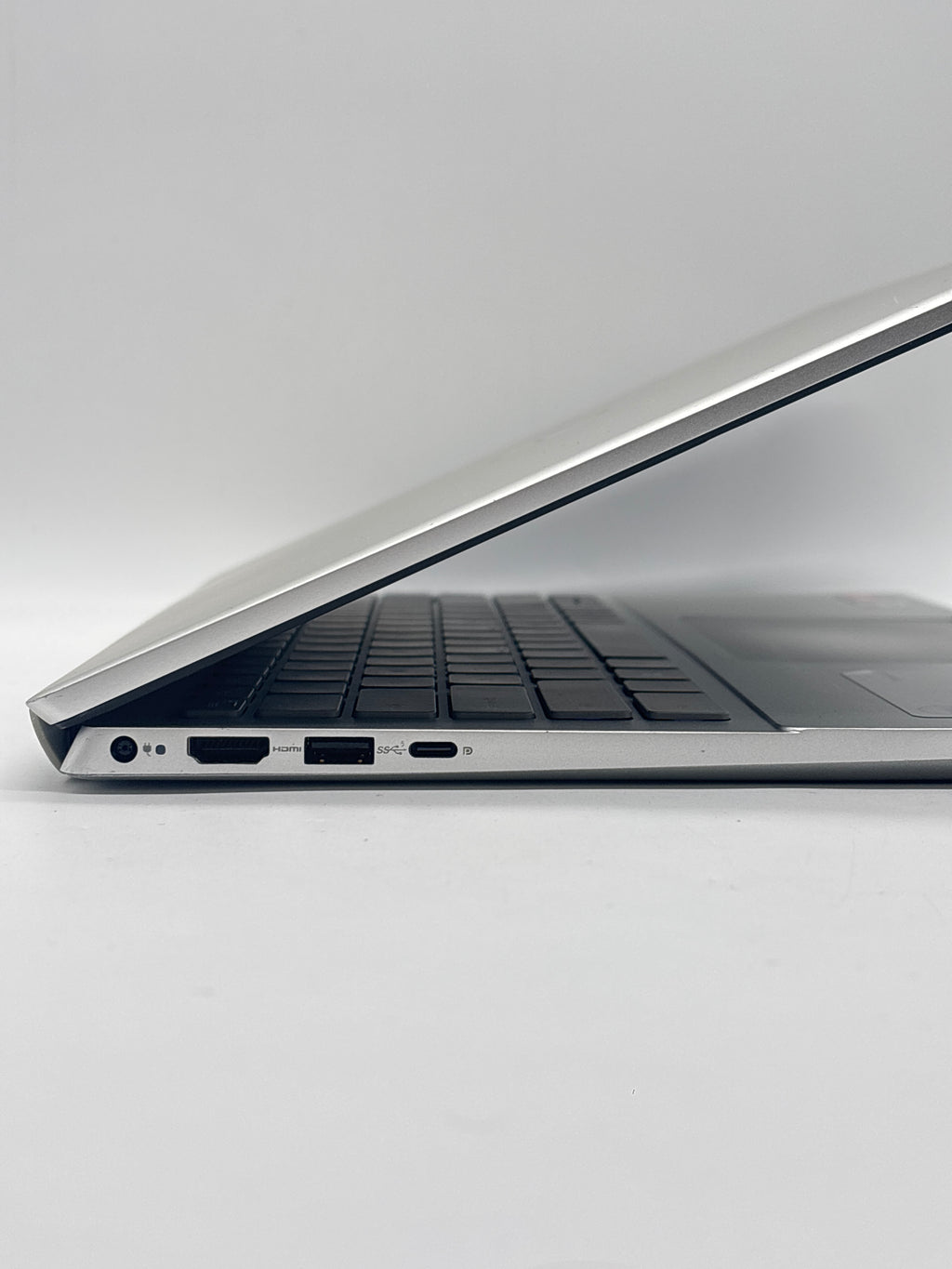 Dell Inspiron 14 5425 Ryzen 7 5825U 16GB RAM 512GB SSD - For Parts (Read)
