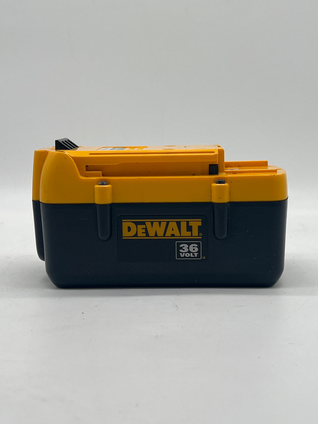 Dewalt DC9360 36V Battery  & DC9000 28V-36V Battery Charger - For Parts (Read DESC)