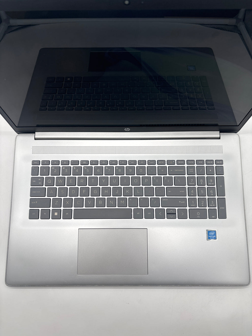 HP 17-cn0001tg Pentium N5030 8GB RAM 128GB SSD