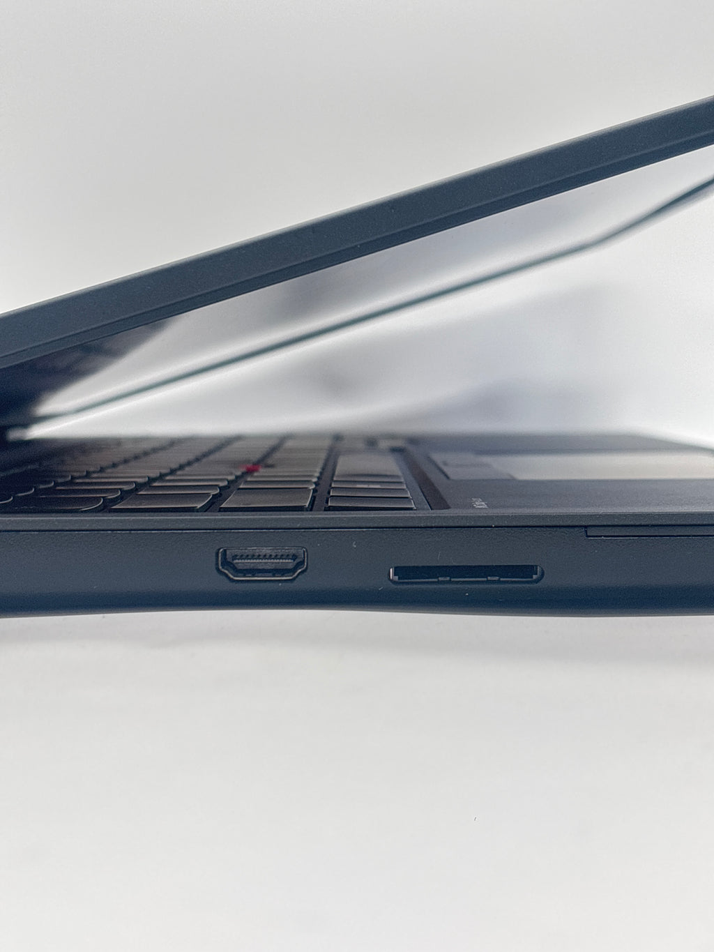 Lenovo ThinkPad P16v Gen 2 Ultra 7 155H 64 GB RAM 1 TB SSD RTX 2000