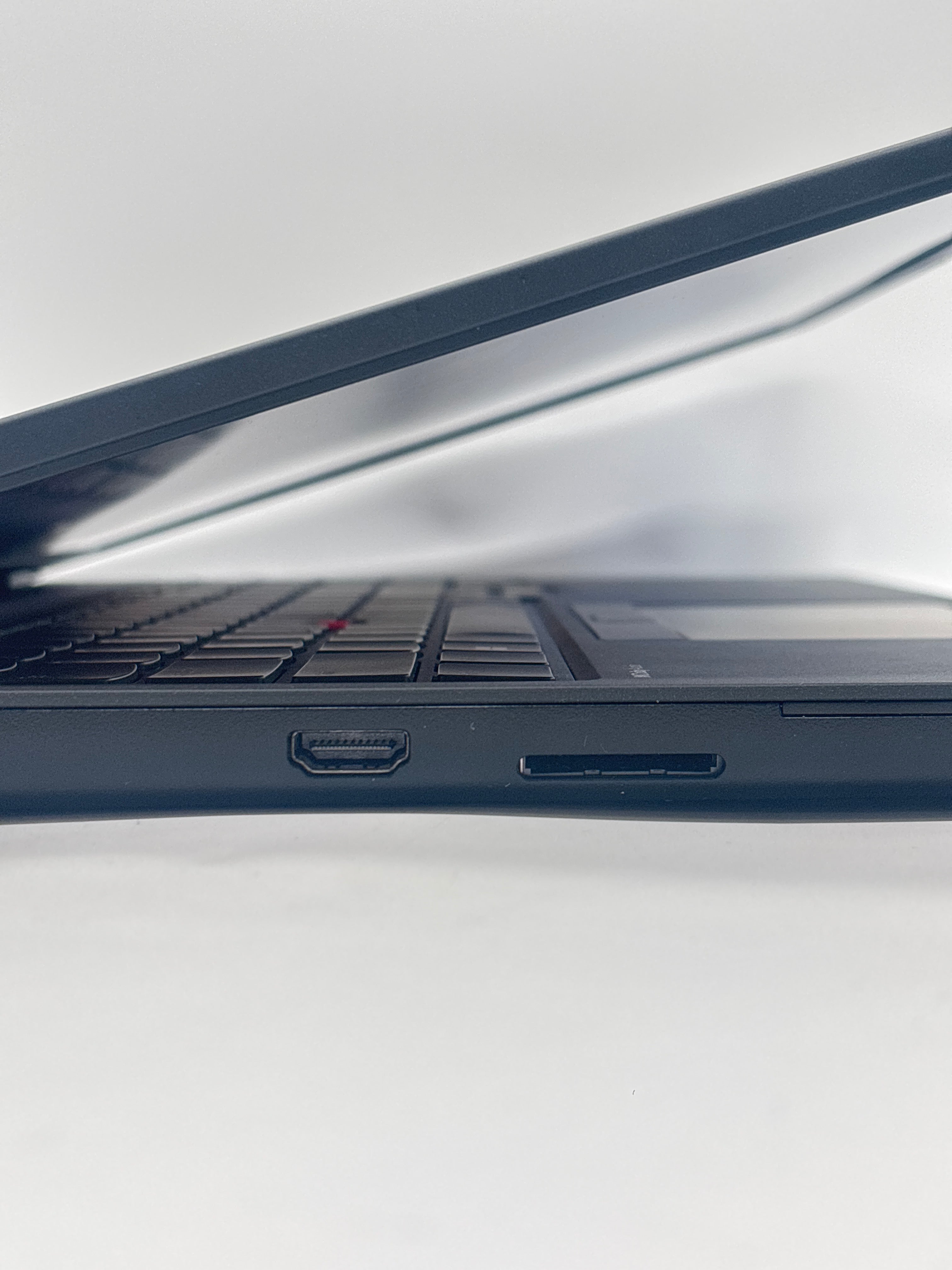 Lenovo ThinkPad P16v Gen 2 Ultra 7 155H 64 GB RAM 1 TB SSD RTX 2000