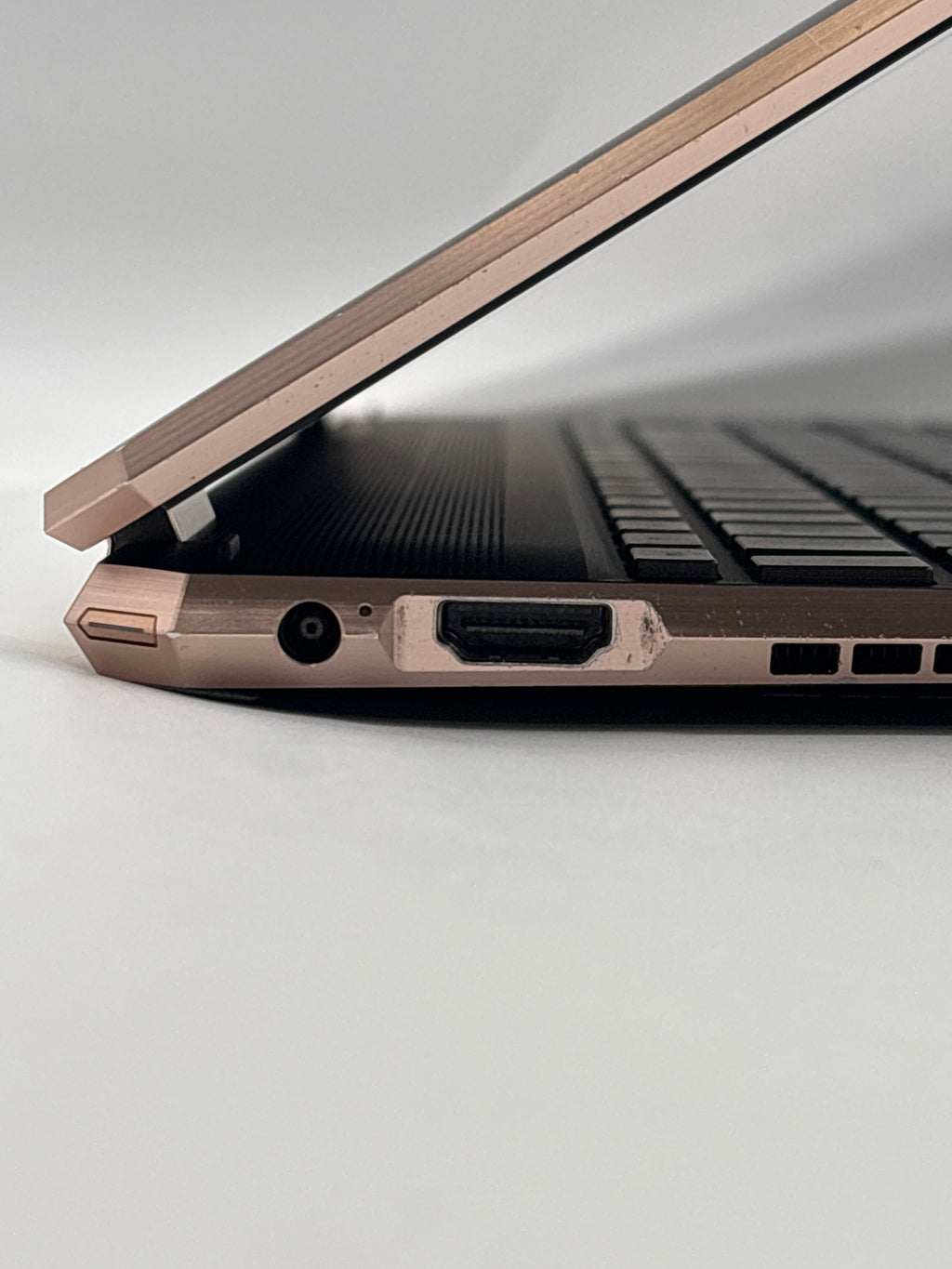 HP Spectre X360 15-eb1043dx i7-1165G7 16GB RAM 512GB SSD - For Parts (No Battery)