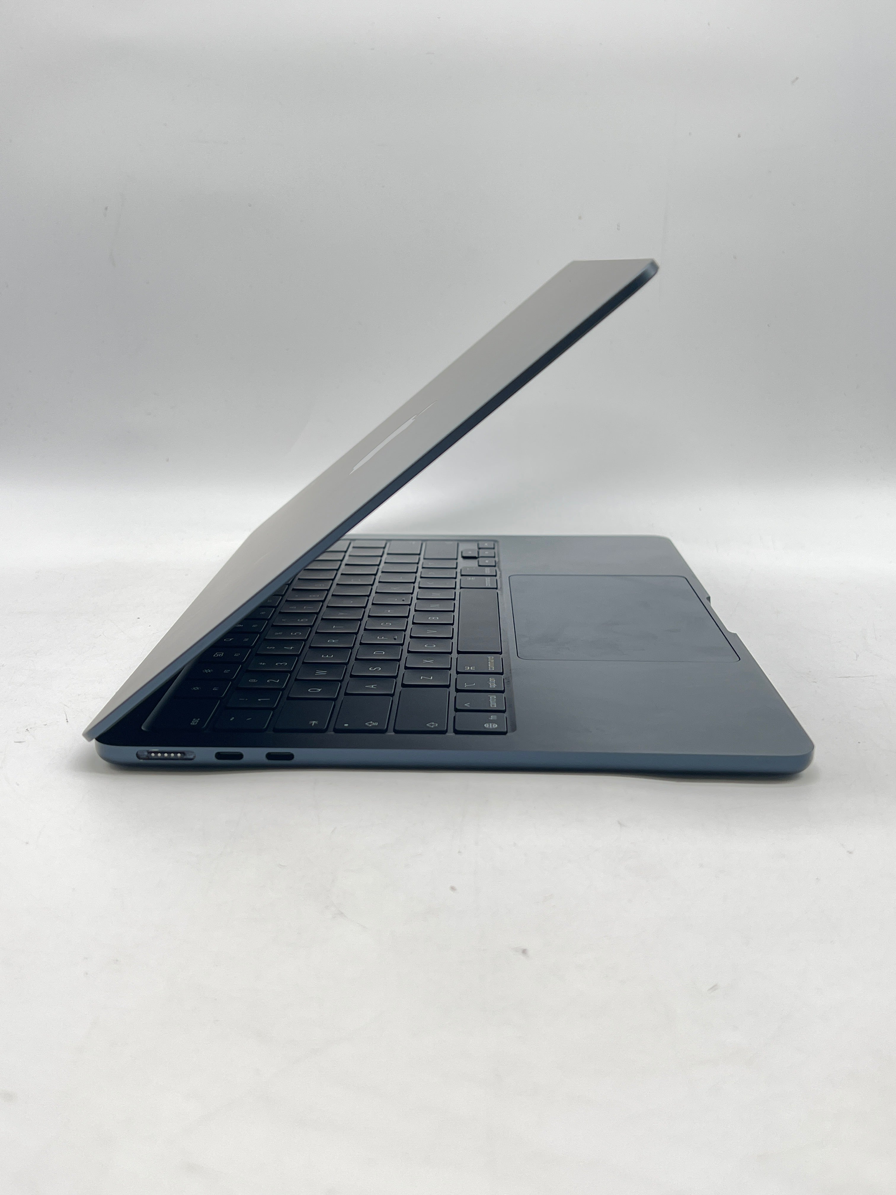 Apple MacBook Air 13" M5 A3449 16GB RAM 512GB SSD - Remotely Managed
