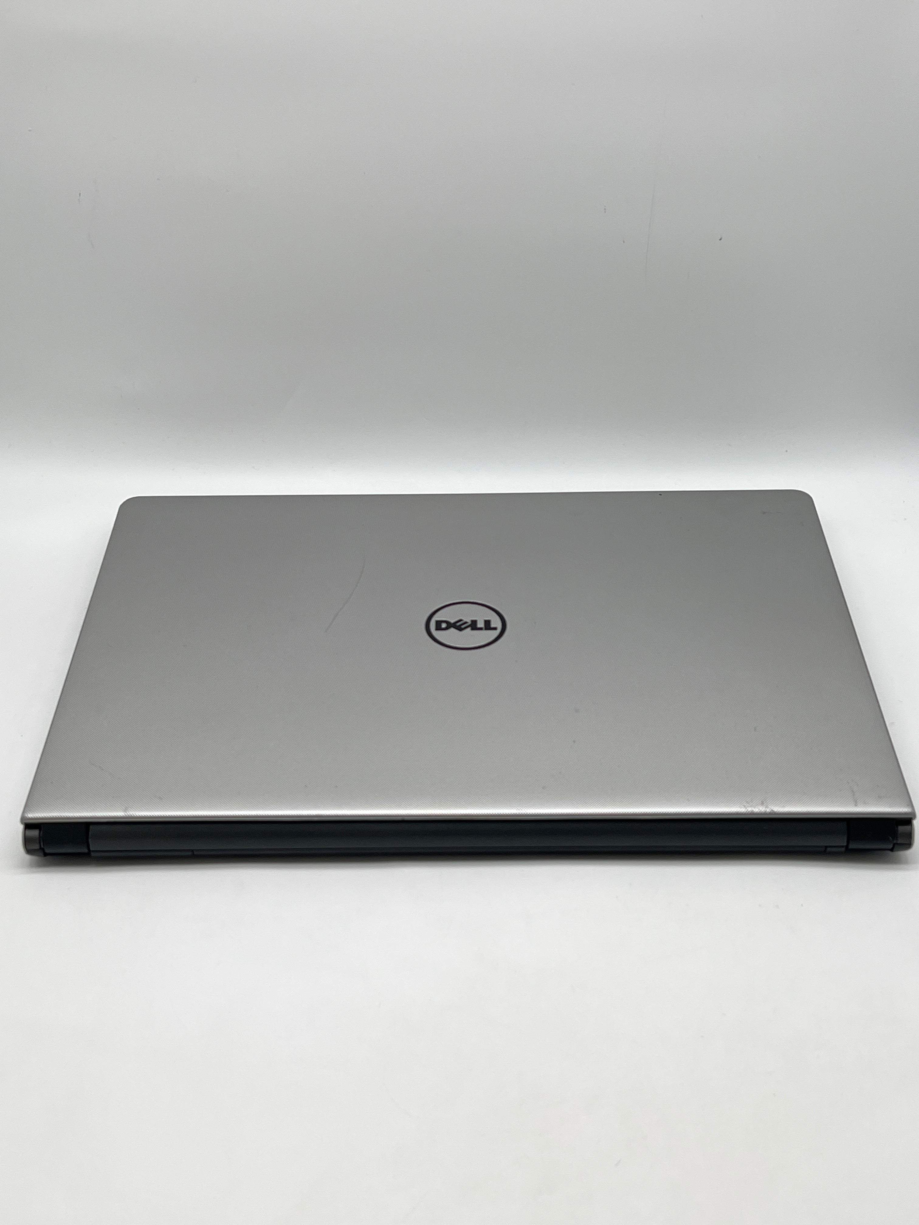 Dell Inspiron 5555 AMD A10 8GB RAM 1TB Hard Drive - For Parts (Read)