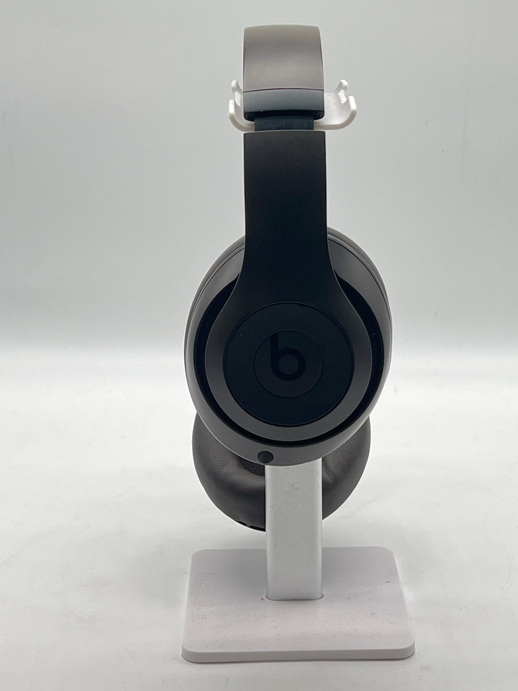 Beats Studio Pro Bluetooth Headphones Active Noise Cancellation - Used