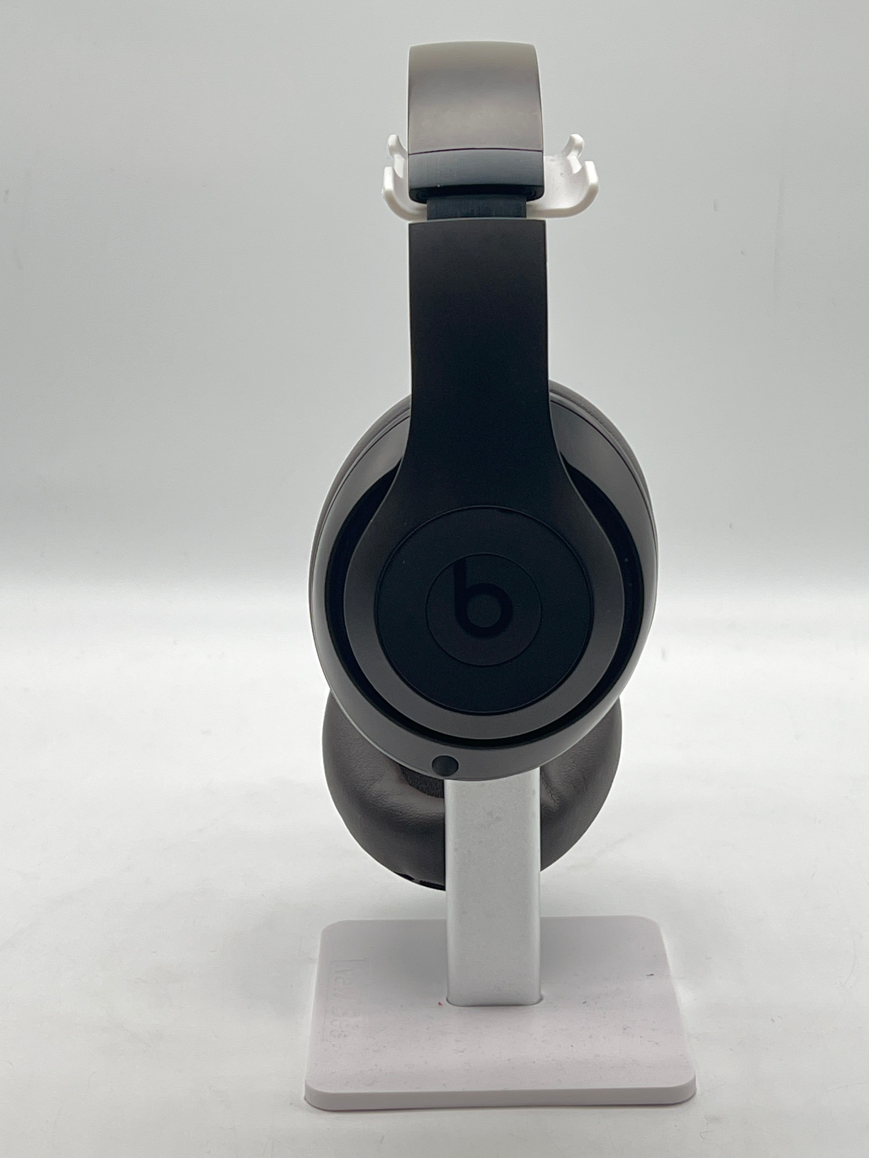 Beats Studio Pro Bluetooth Headphones Active Noise Cancellation - Used