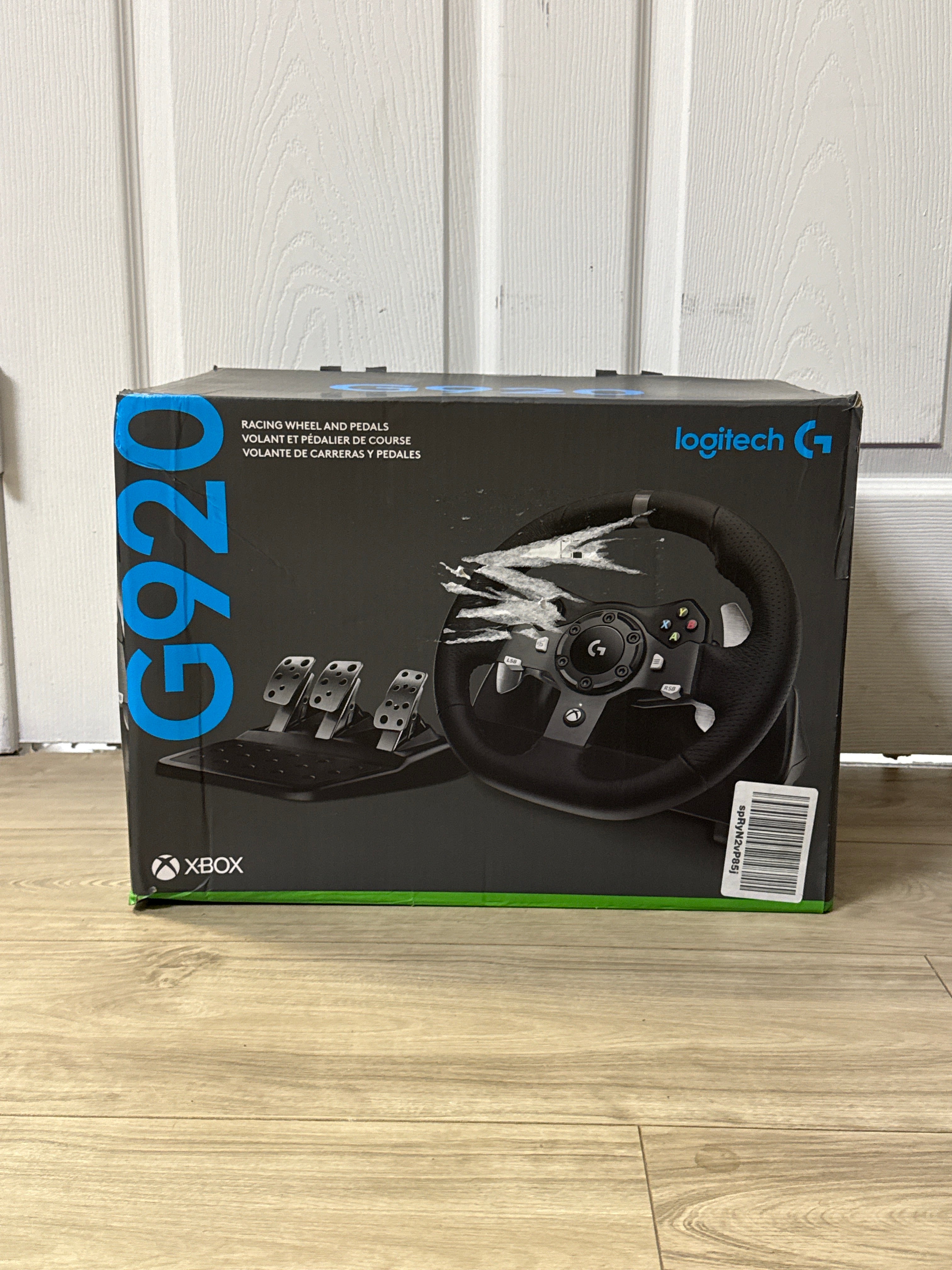 Logitech G920 Racing Wheel and Floor Pedals Xbox One - New in Box