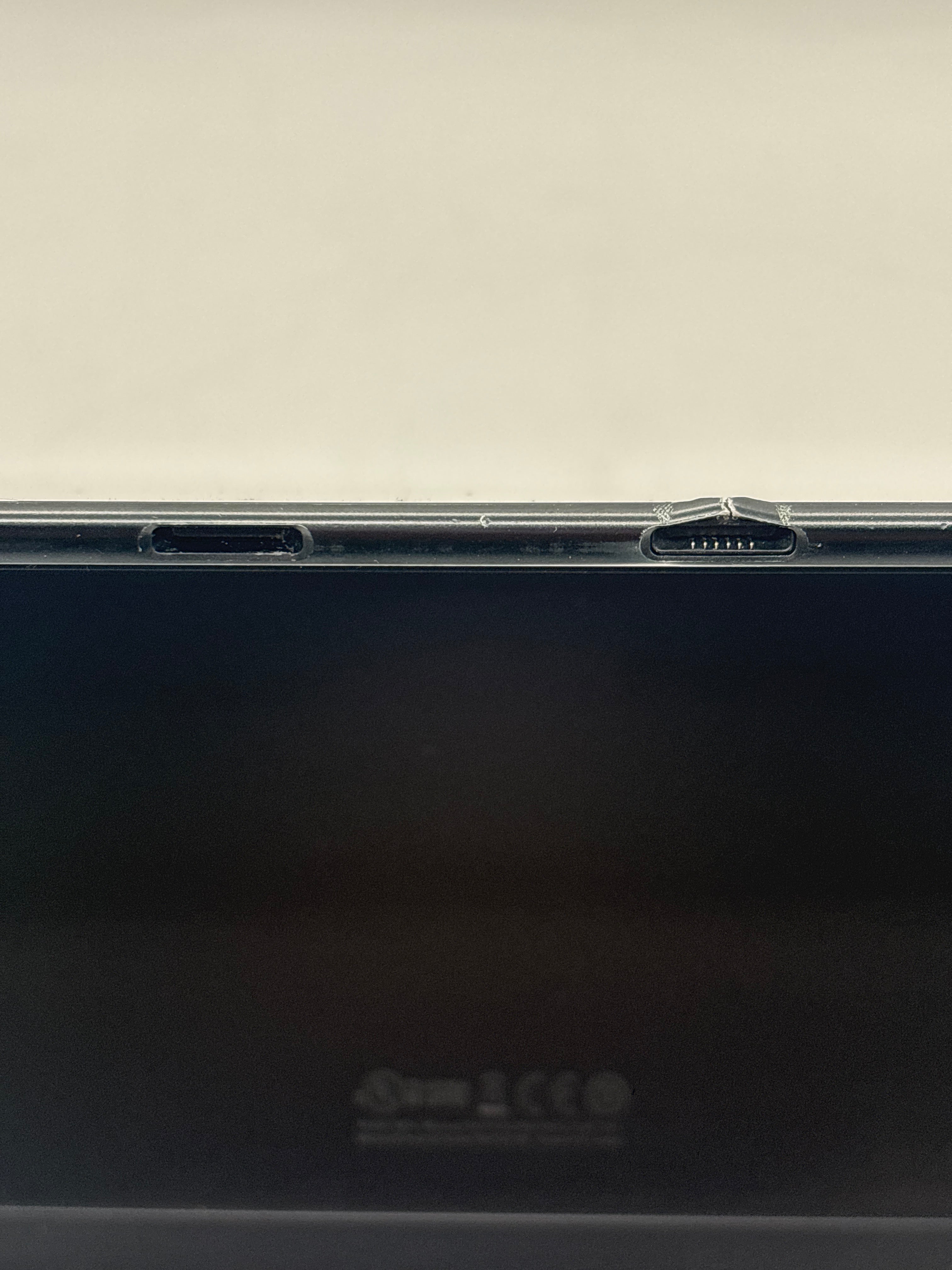 Microsoft Surface Pro X 1876 Microsoft SQ1 8GB RAM 256GB SSD - For Parts (Read DESC)