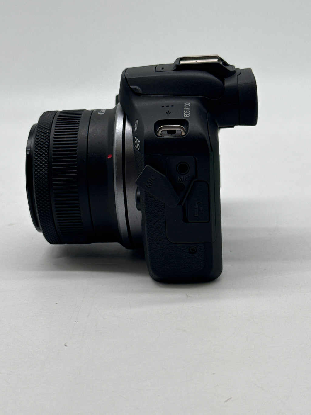 Canon EOS R100 24.1MP Mirrorless Camera w/ RF-S 18-45mm - Used