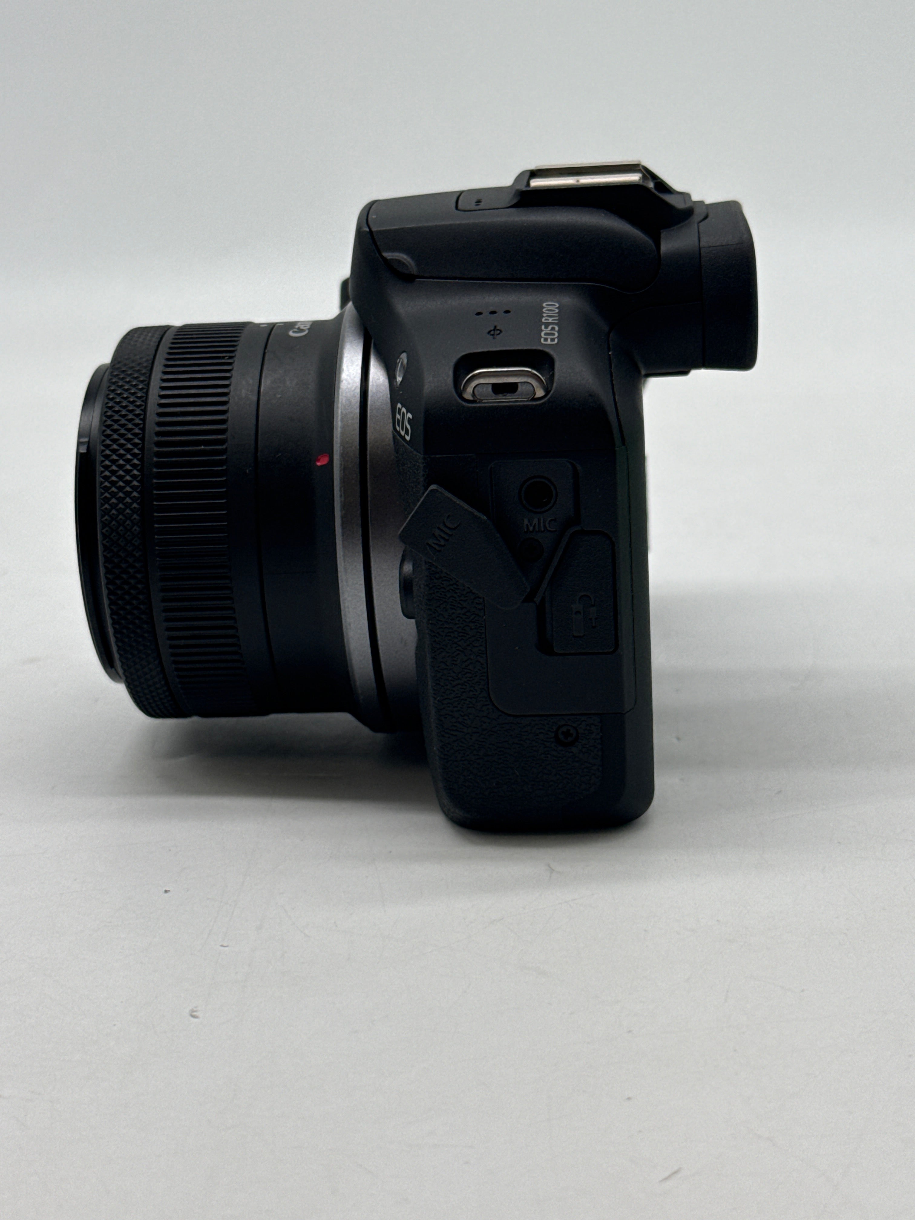 Canon EOS R100 24.1MP Mirrorless Camera w/ RF-S 18-45mm - Used