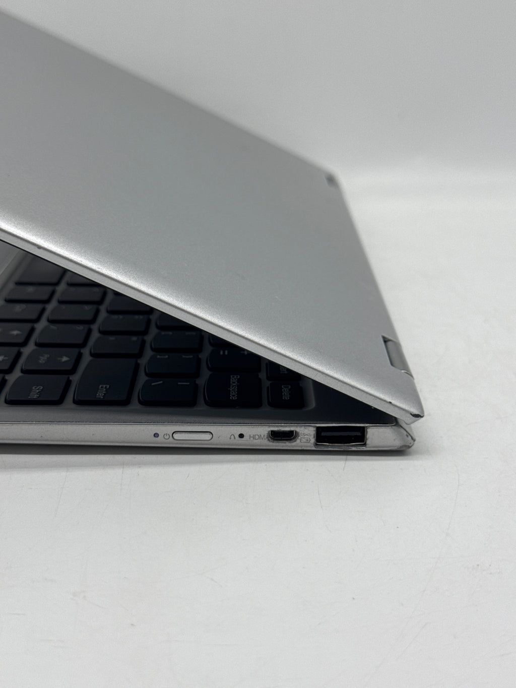 Lenovo Yoga 80V6 14" Intel i5-7Y54 8GB RAM 128GB SSD Silver - Used